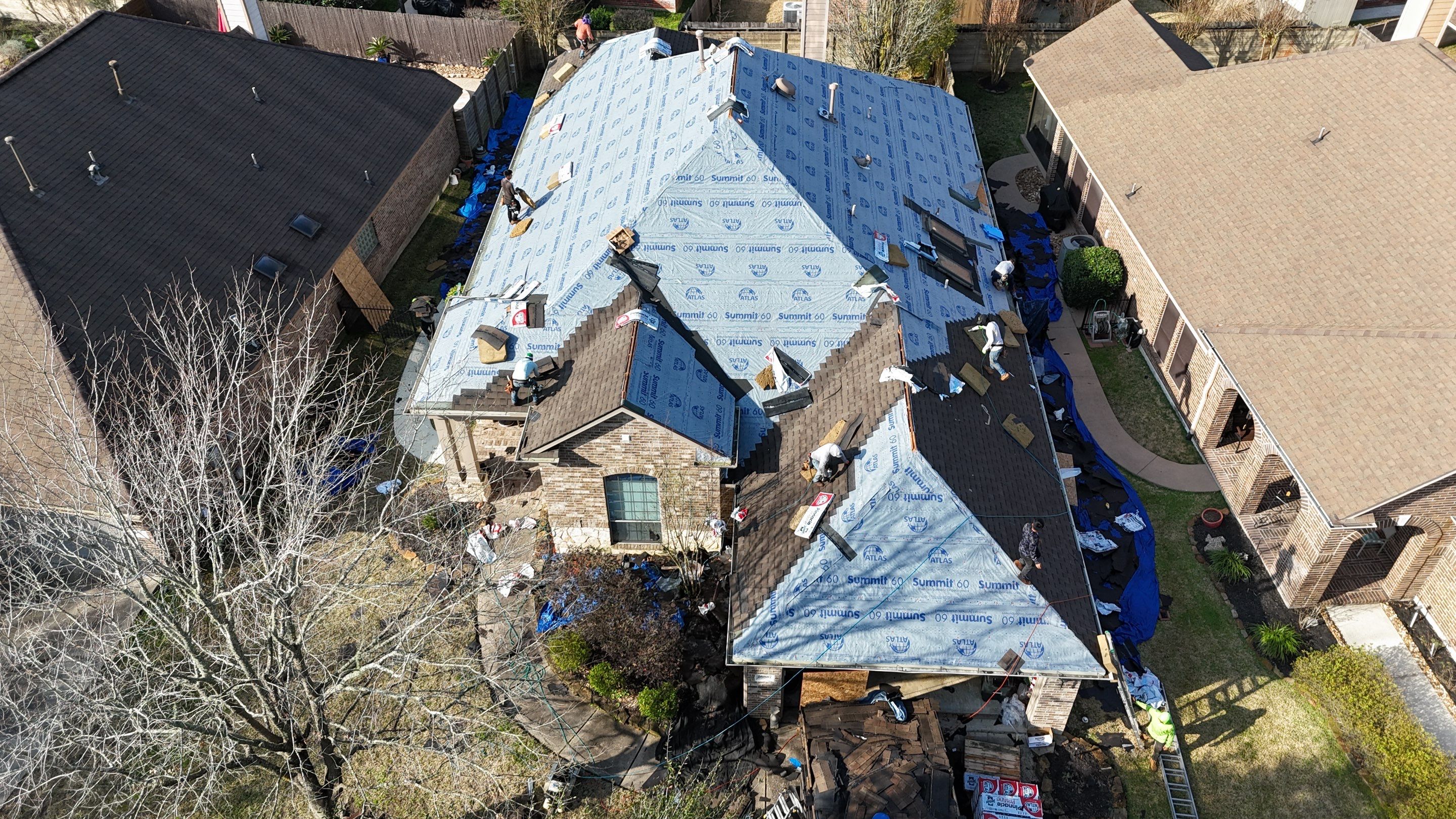 Kingwood Roof Installation using Atlas Pinnacle Pristine by Modern BYLT Roofing & Construction