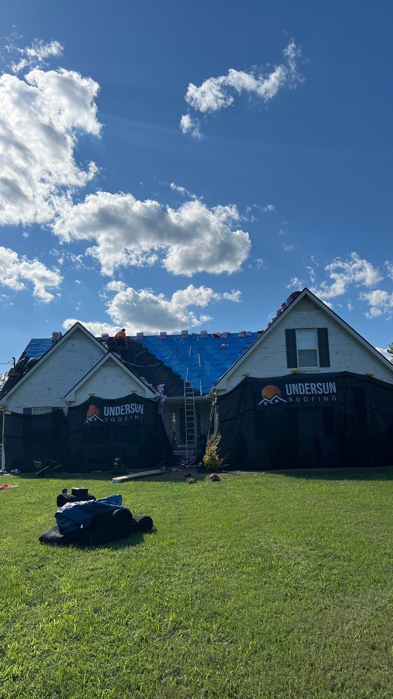 Residential Roofing Installation using Owens Corning Oakridge Roofing System by Undersun Roofing 