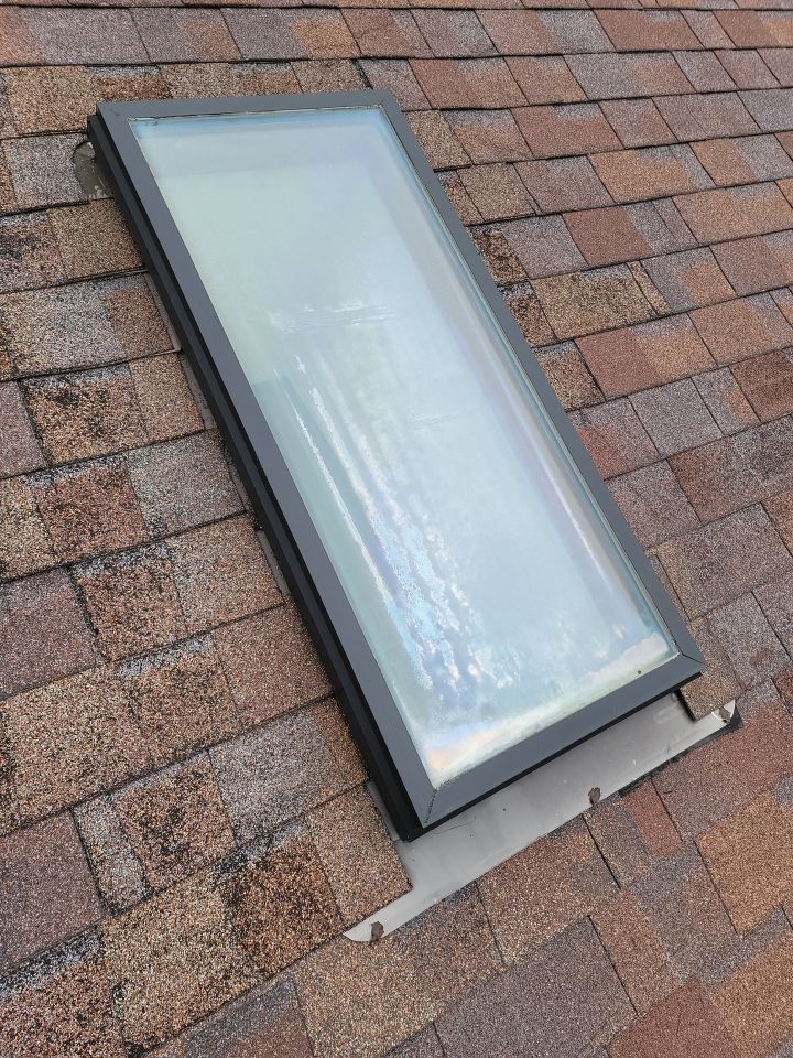 Brand: Atlas Pinnacle Color: Pristine Scotchgard Black Drip: Black by Eagle Eye Roofing