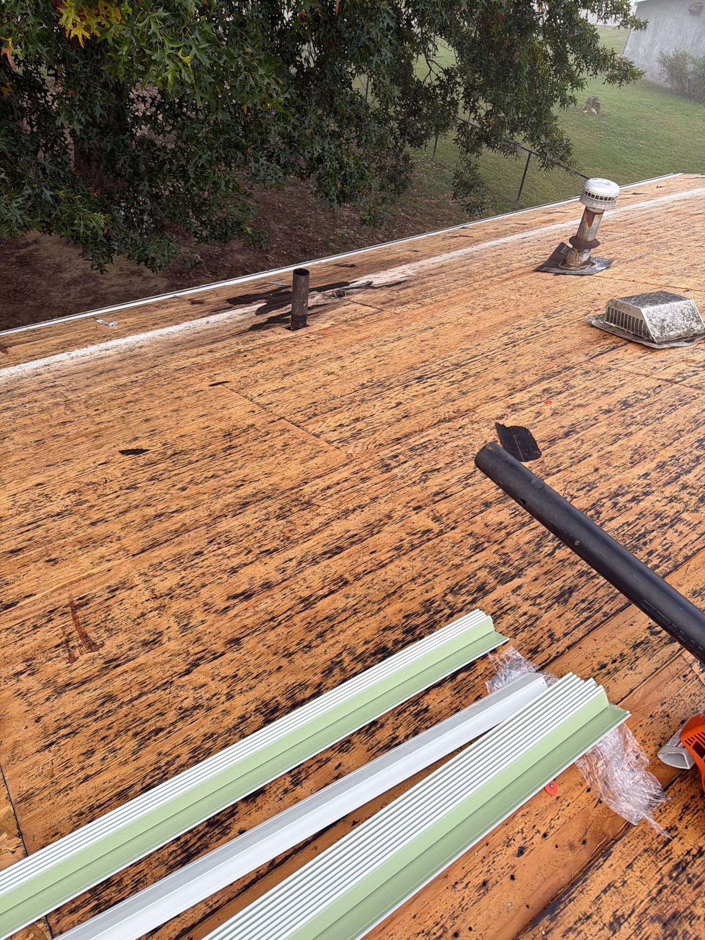 Residential Roofing Installation using GAF Timberline HDZ Charcoal by Rainstoppers Roofing