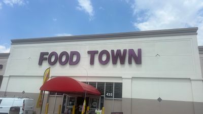 Commercial Roof Replacement using Carlisle Sureweld TPO for Food Town