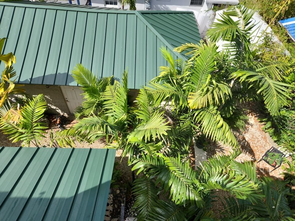 Metal Roof - Galvalume Evergreen by Istueta Roofing