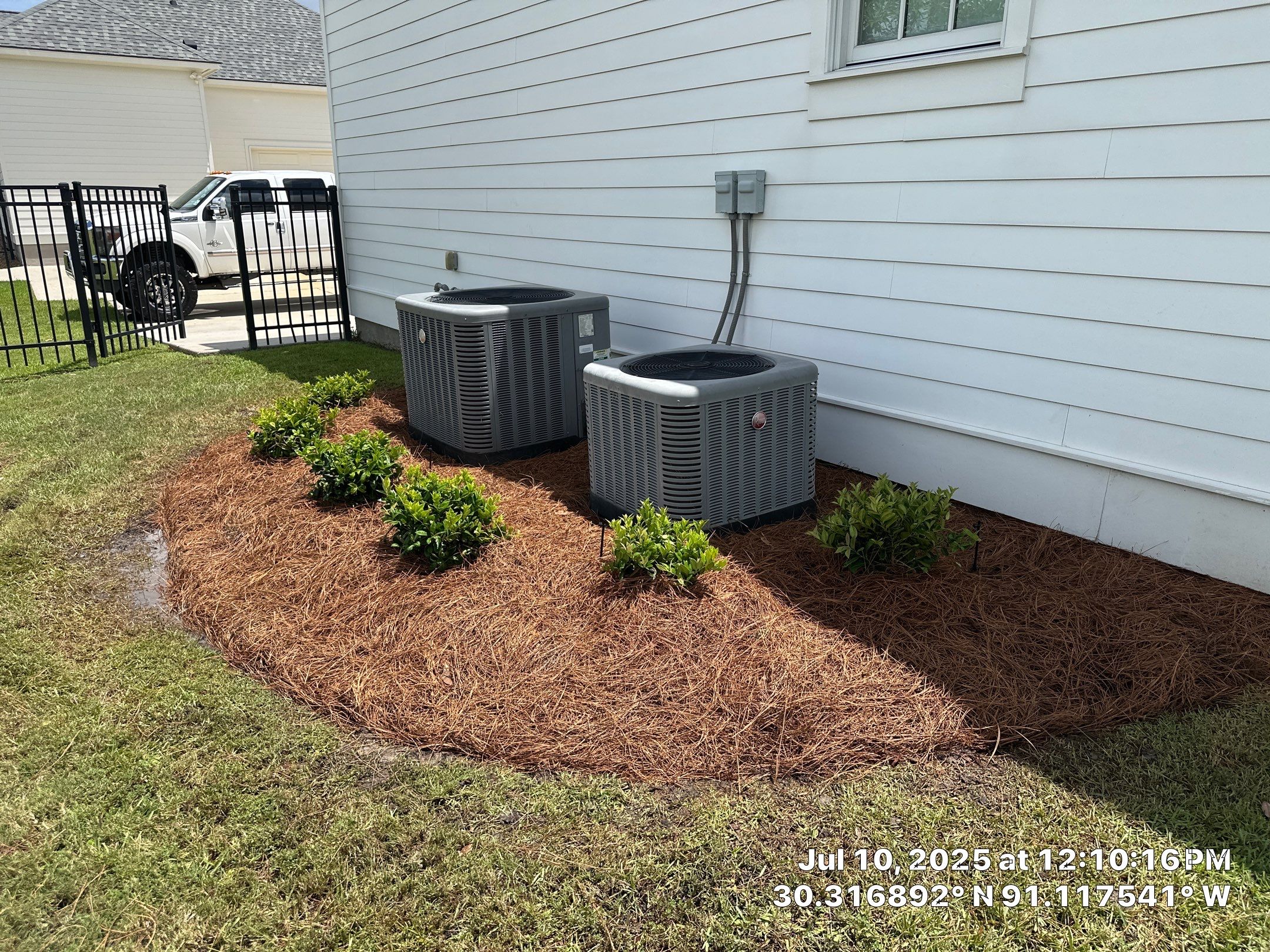 LANDSCAPE SERVICES: LANDSCAPE CLEANUP by CutScape, LLC.