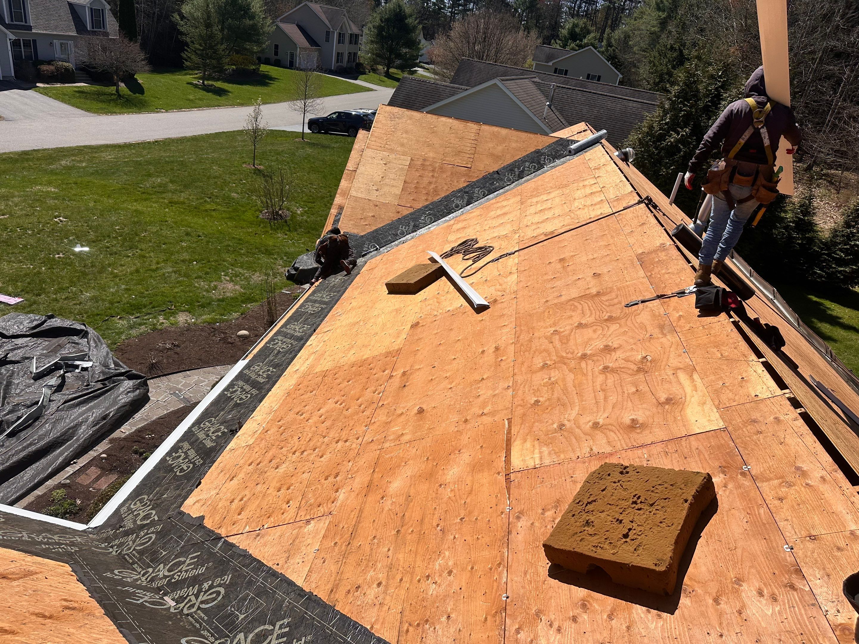 🏡 Bold Contrast, Big Upgrade – Keene, NH by Tall pine roofing