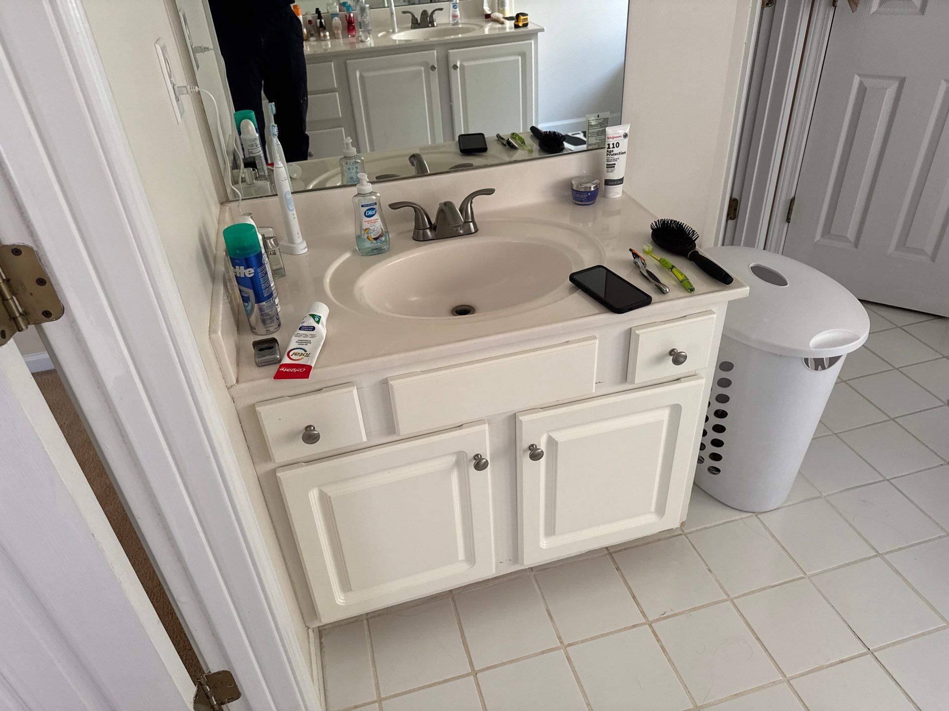 Master bathroom renovation by Prudencio