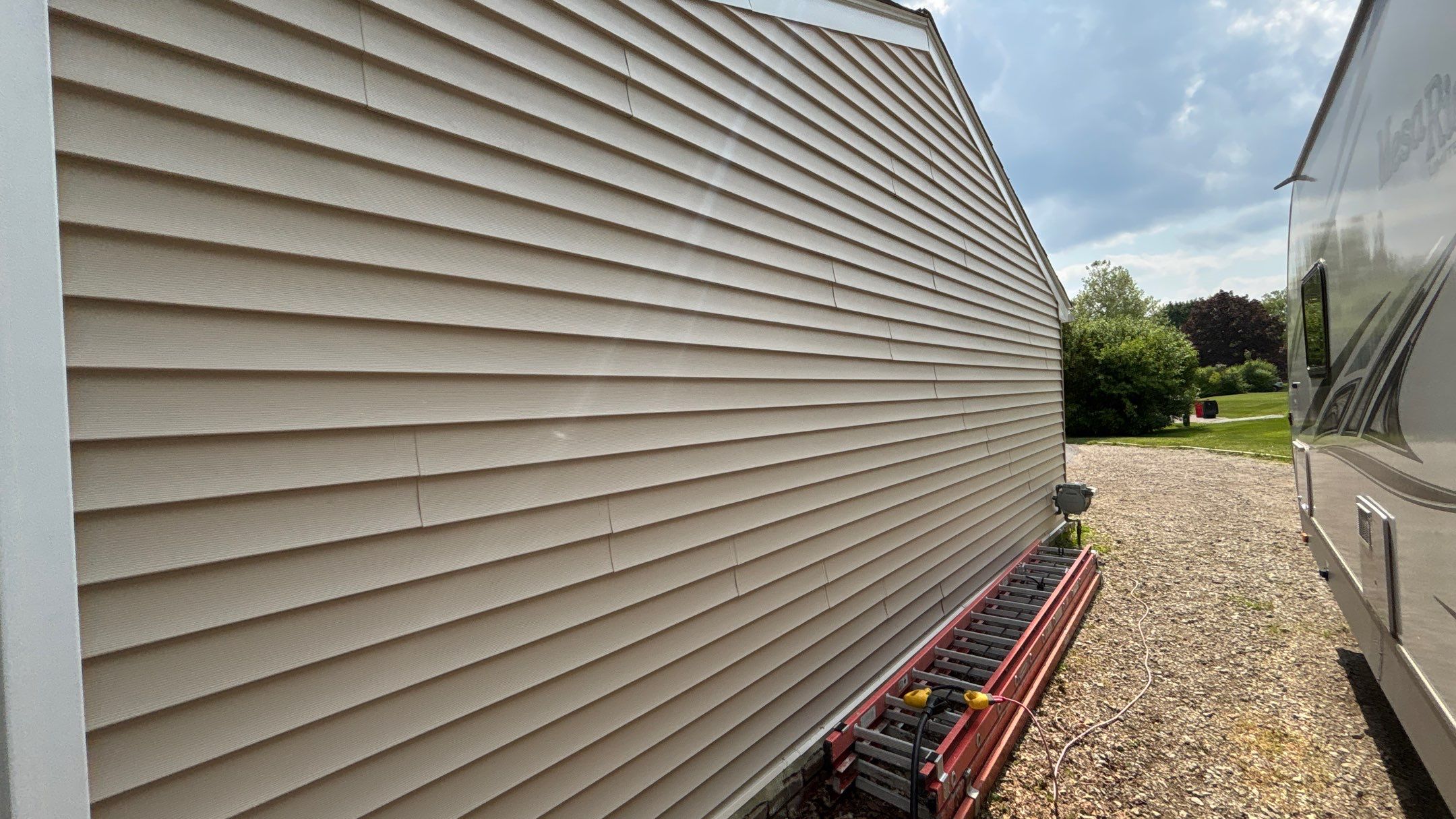 Siding Replacement using Alside Charter Oak D4.5" Vintage Wicker by 180 Contractors