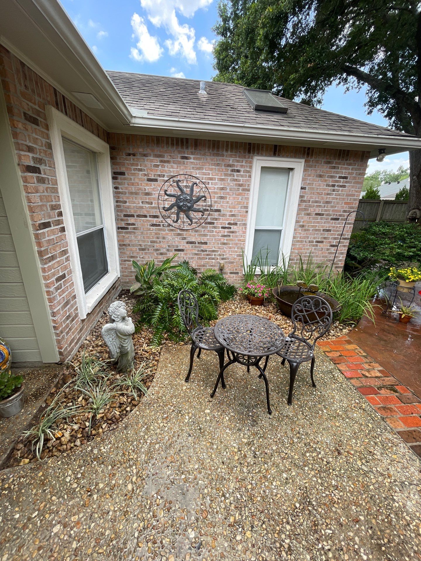 LANDSCAPE SERVICES: DEMO / BED PREP / CUT IN BED EDGES / MULCH INSTALL using BROWN MULCH "BARK BRITE" & ROAD ROCK by CutScape, LLC.