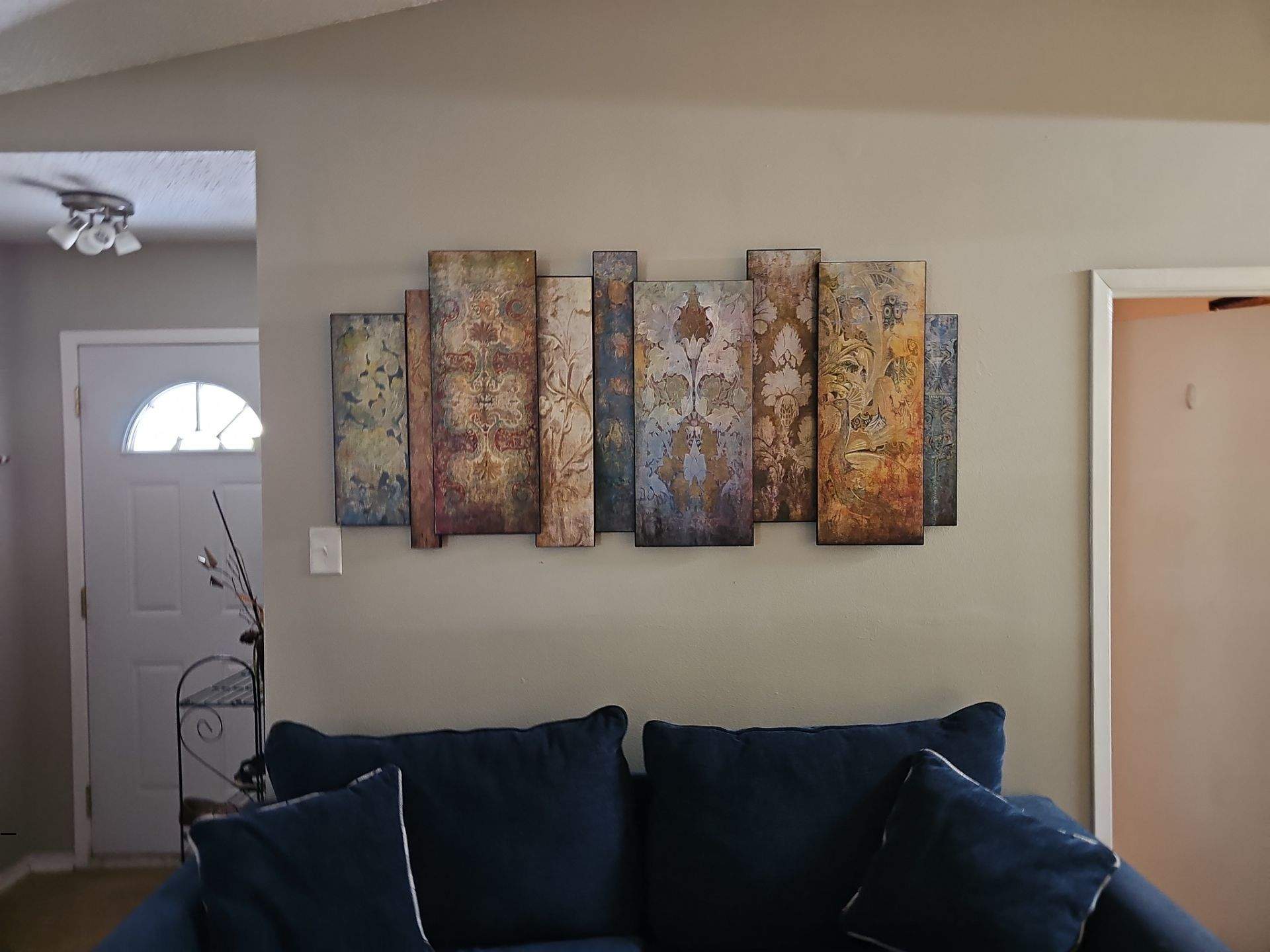 Art & Mirror Hanging Projects by Hangman Mounting & Installation 