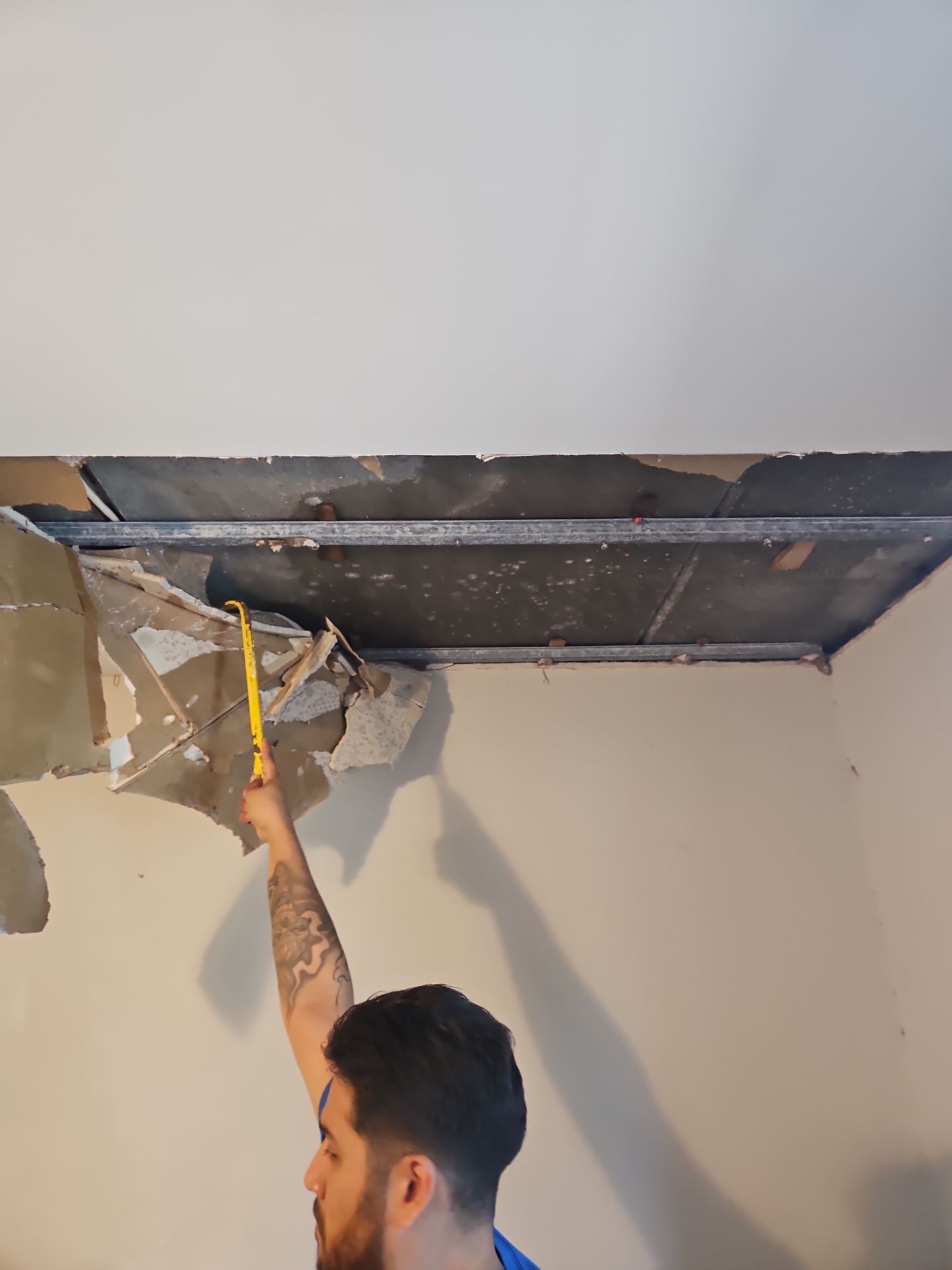 Water Damage Rebuild In Bradenton, FL  by Ampm Restoration Services 