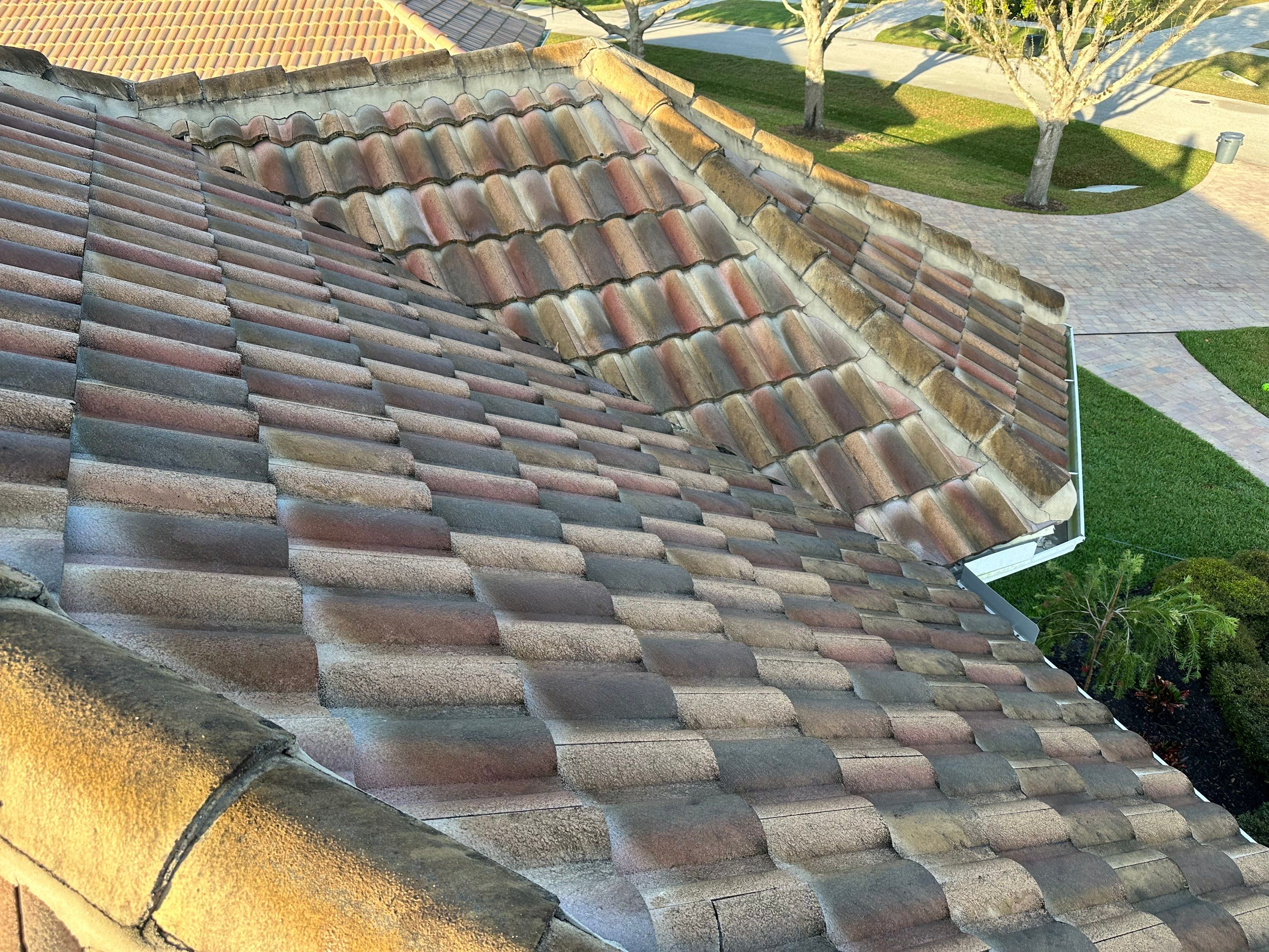 Concrete Tile Roof Cleaning in Winding River Community, Bradenton, FL | Sunshine AquaWash by Sunshine AquaWash