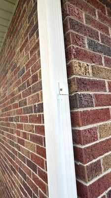 Why Itasca Gutters Clog and Ice Up