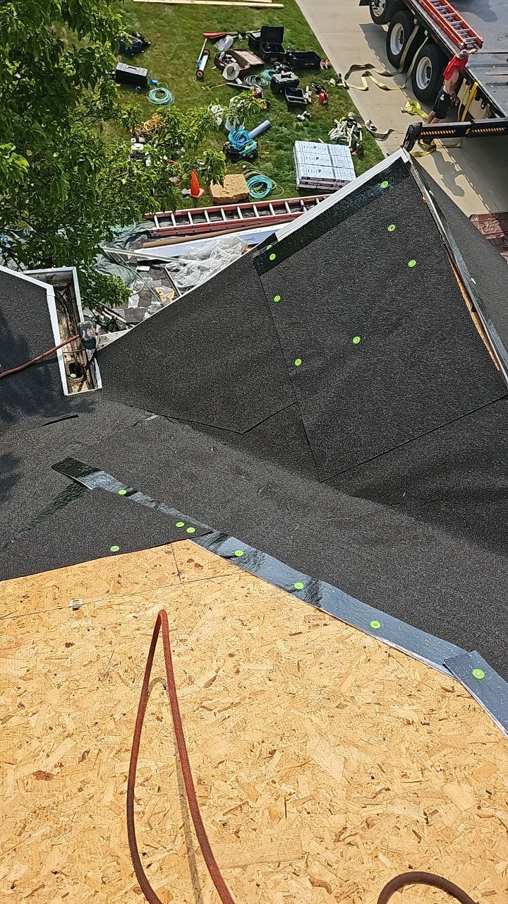 ATLAS PINNACLE COLOR: HEARTHSTONE by Eagle Eye Roofing