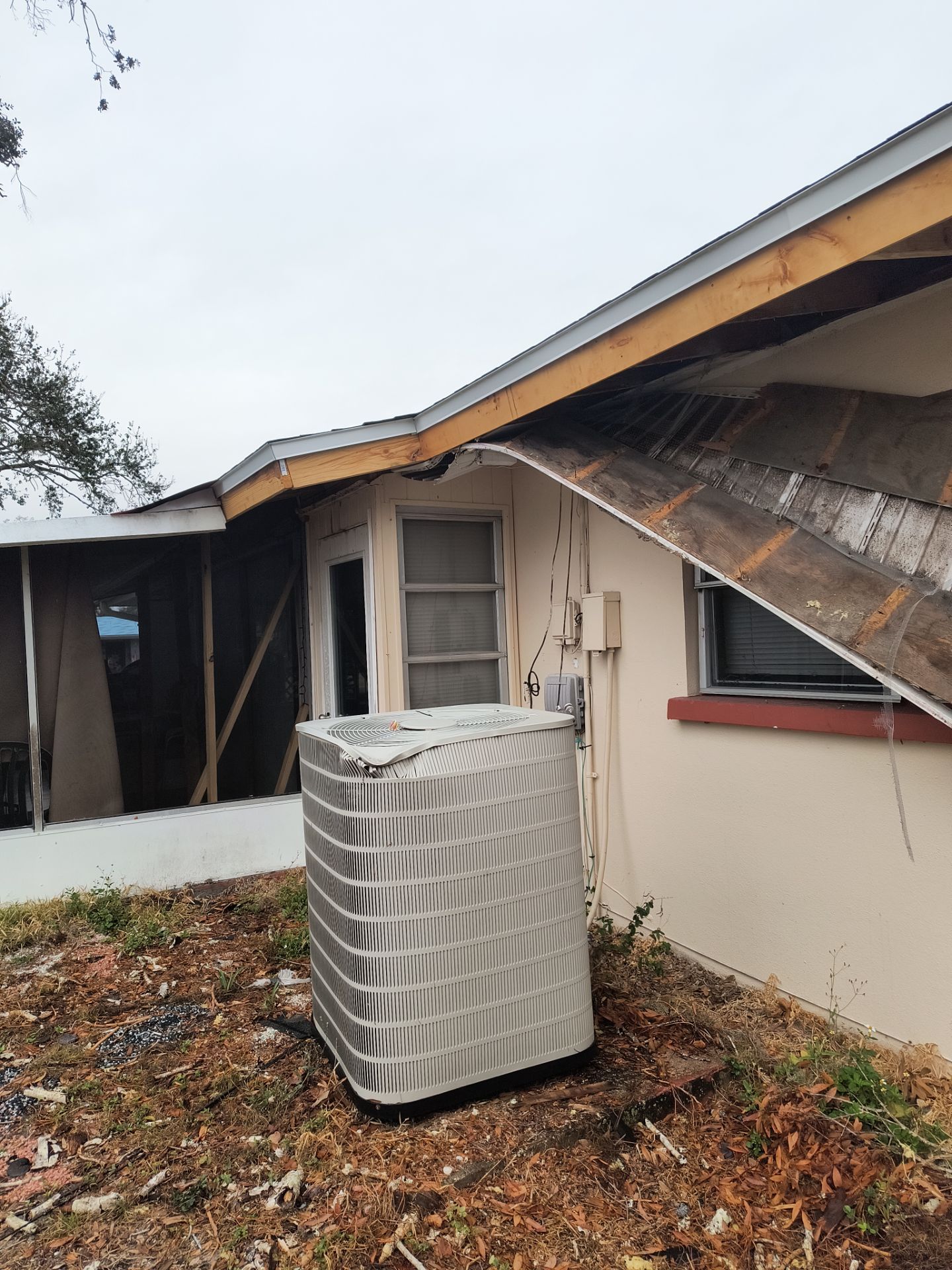 White Soffit and Fascia Upgrade in Sarasota FL by Gutter Professors