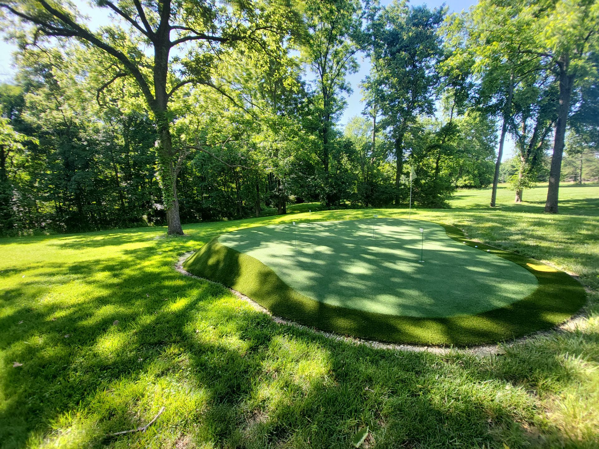 Residential Synthetic Turf Putting Green Installation in Burlington, KY by Southwest Greens Midwest