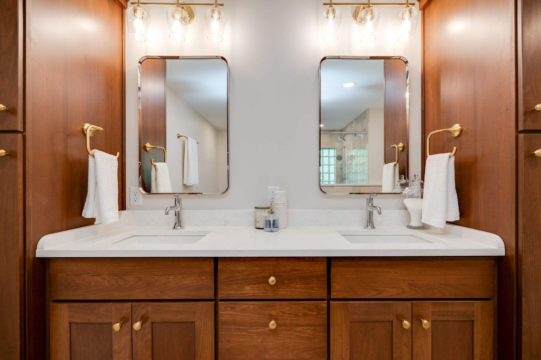 Oakwood Primary Bathroom & 2nd Floor Laundry by Zengel Group