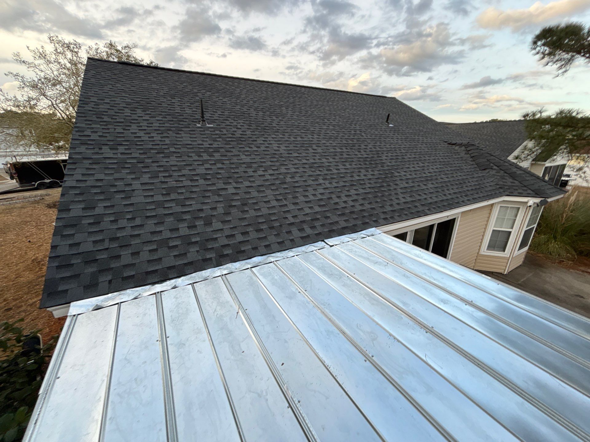 GAF HDZ - Charcoal by Linta Roofing Inc