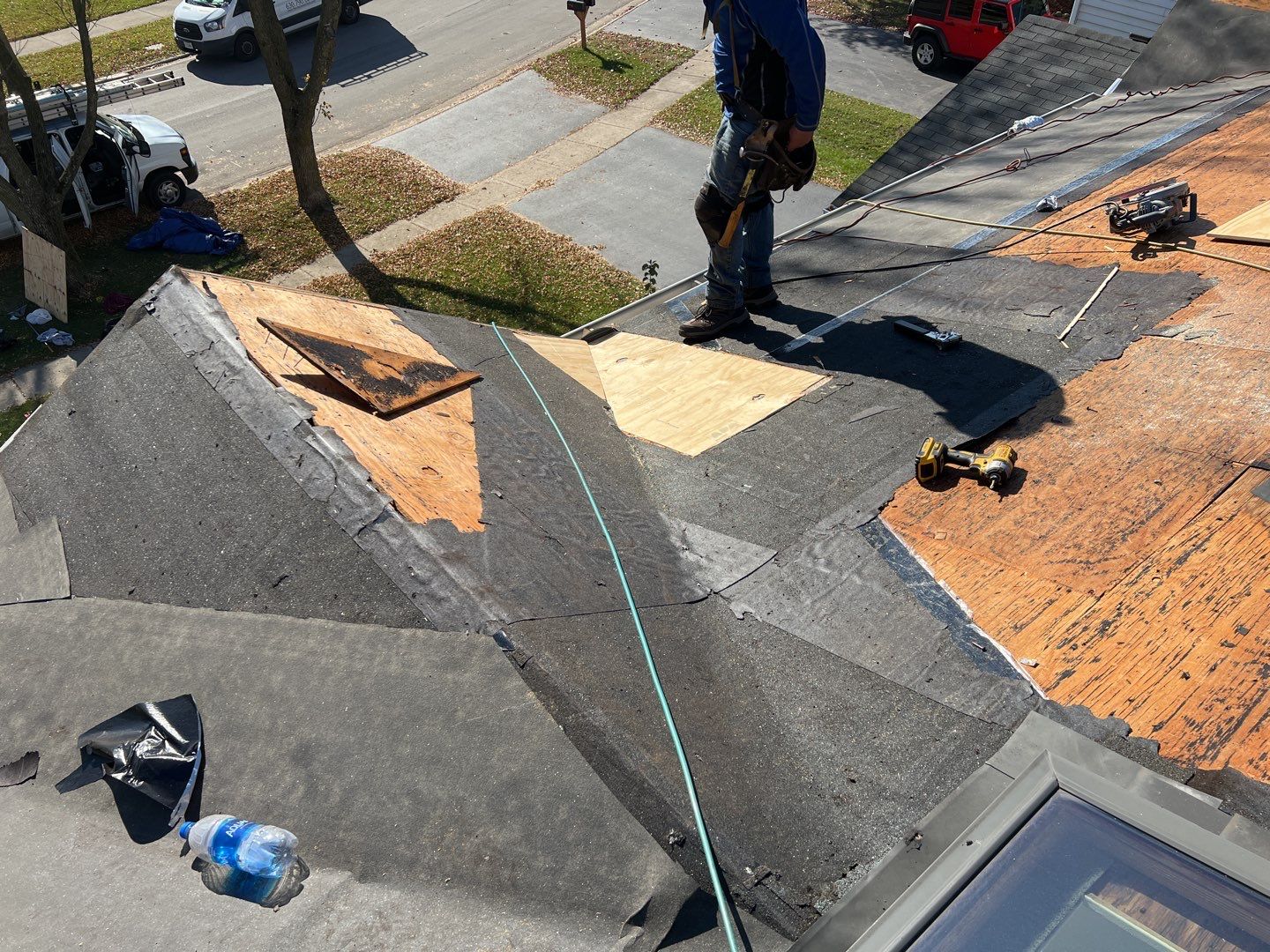 Multi-family unit roof replacement. using GAF Timberline HDZ by Pro Home Services Inc