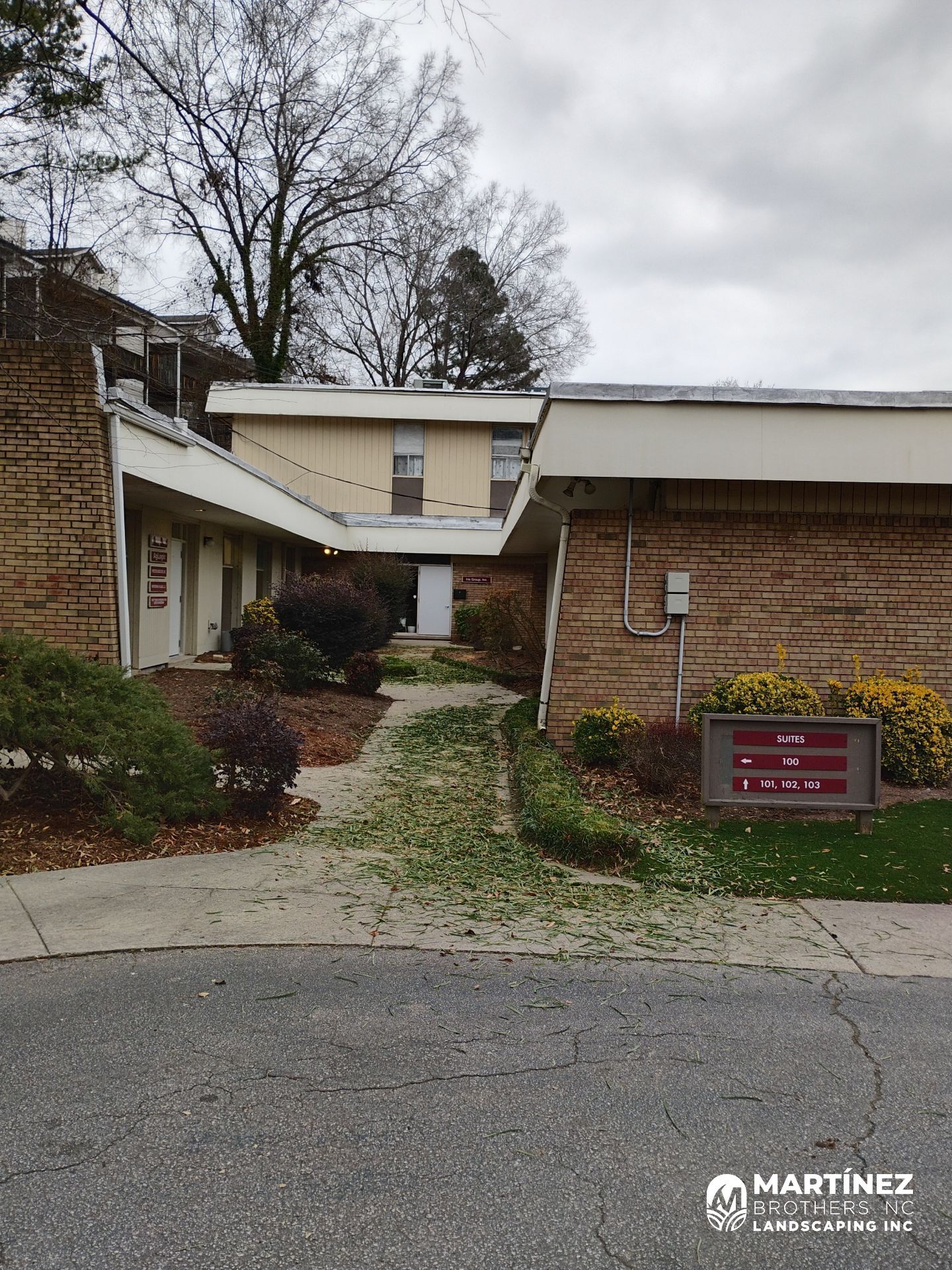 Commercial cleanup services in Chapel Hill by Martinez Brother’s Nc Landscaping Inc