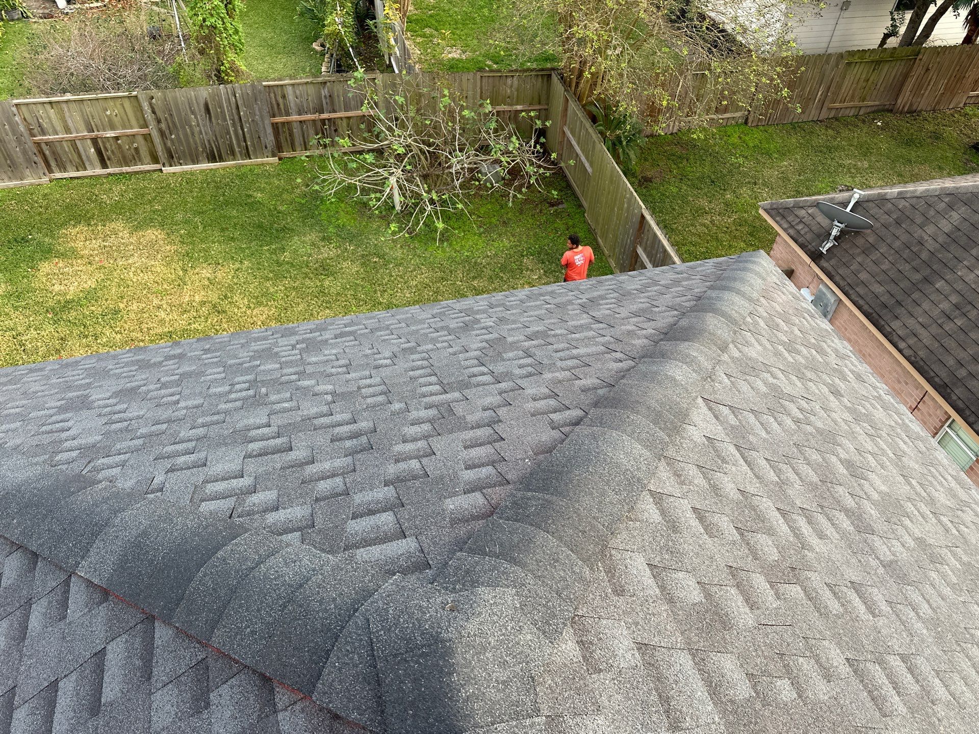 GAF HDZ CHARCOAL W/ PREMIUM RIDGE Z by Motion Roofing