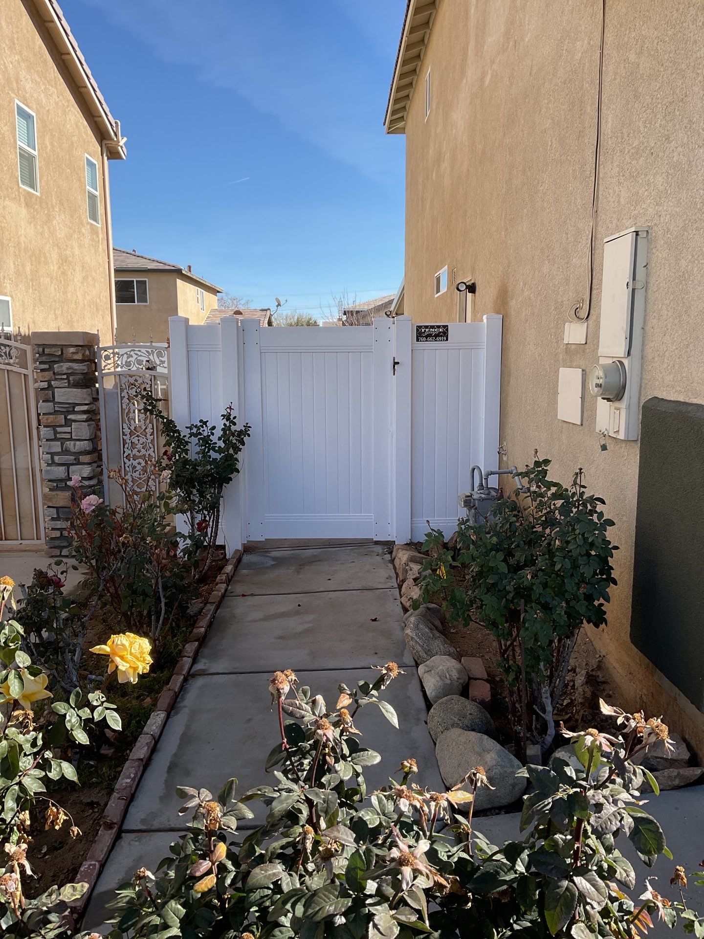 Fence Installation using Vinyl by Fence Guys Inc.