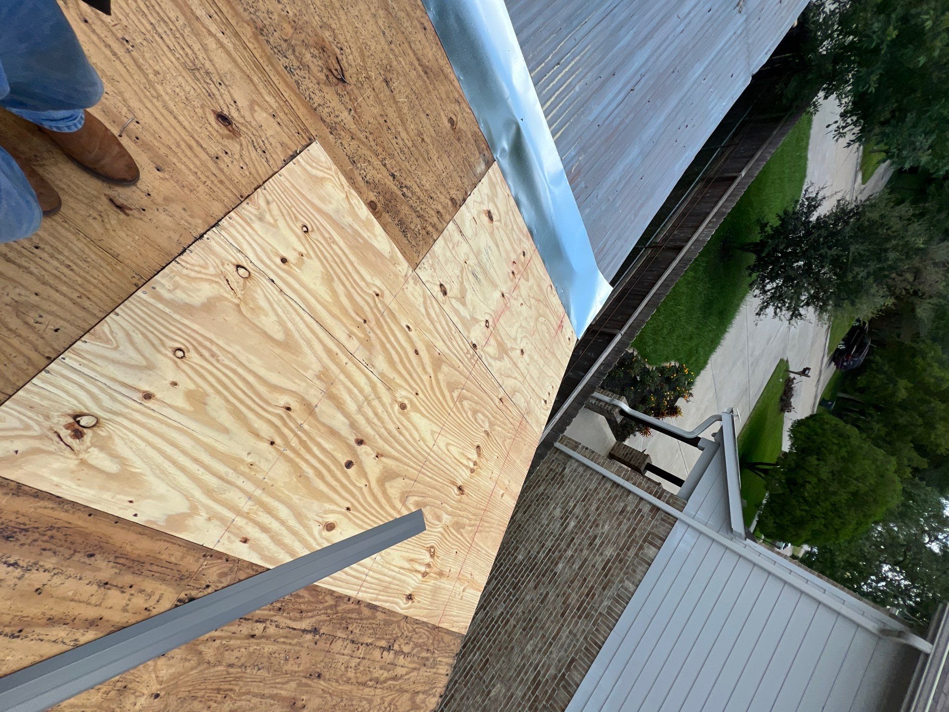 Residential Roofing Installation using Owen's Corning Duration (Lifetime) Shingles by Roof Repair Company