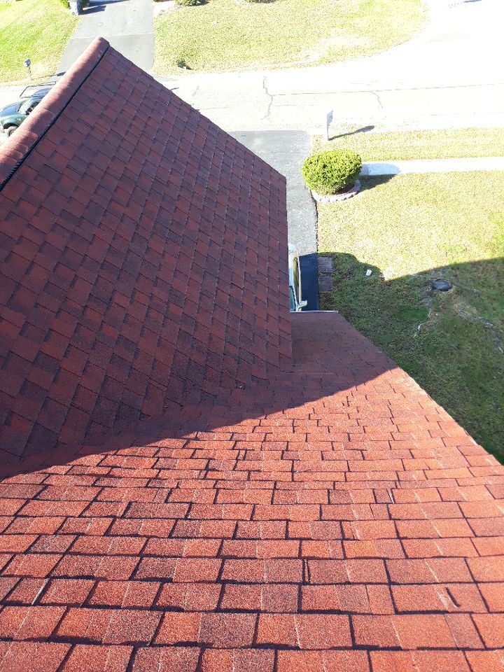 Woodbridge: CertainTeed Landmark Designer Shingles in Cottage Red by RM Banning, Inc.