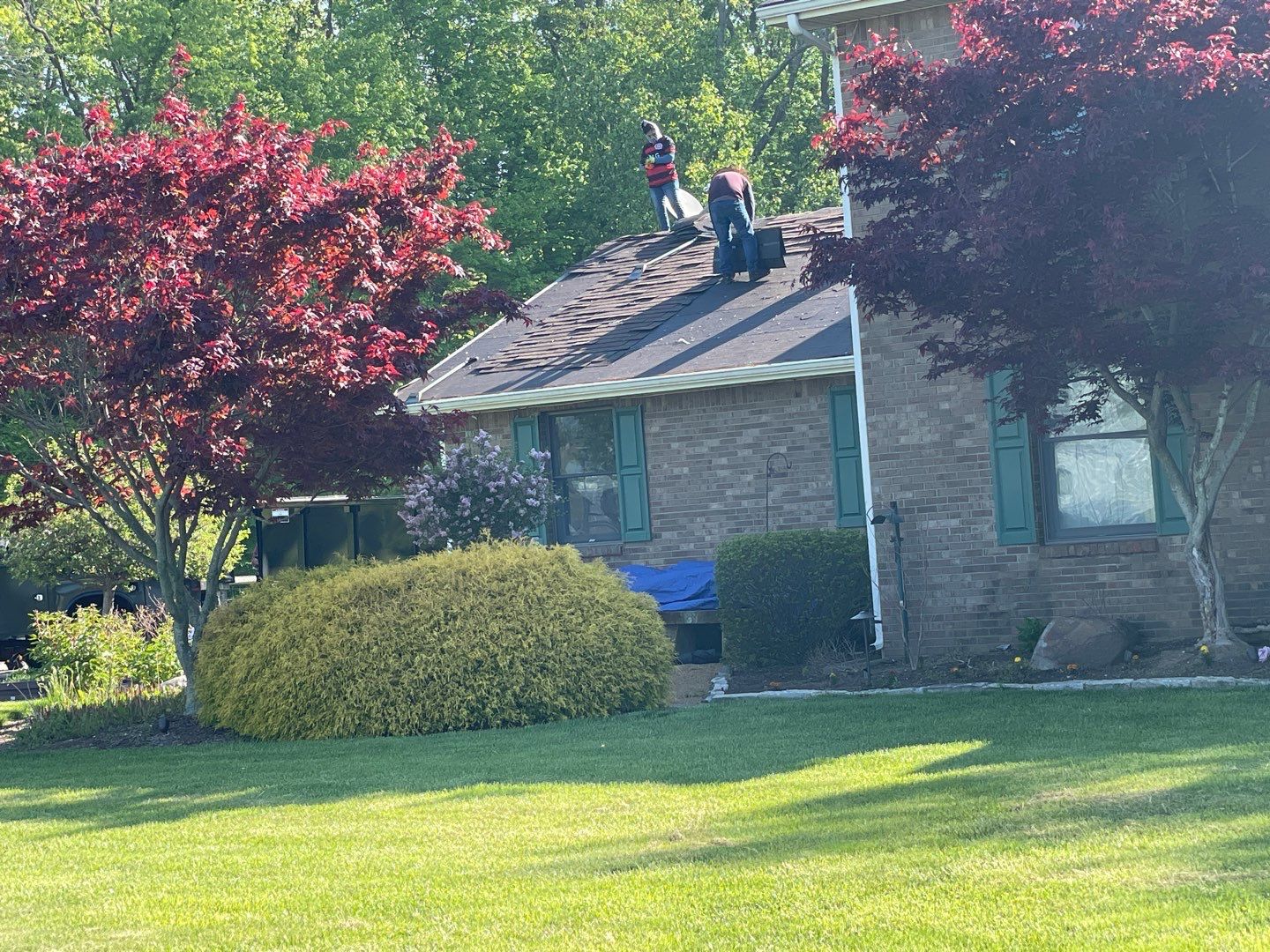 Residential Roofing Installation using Ownes Corning Brownwood Duration by Storm Contracting