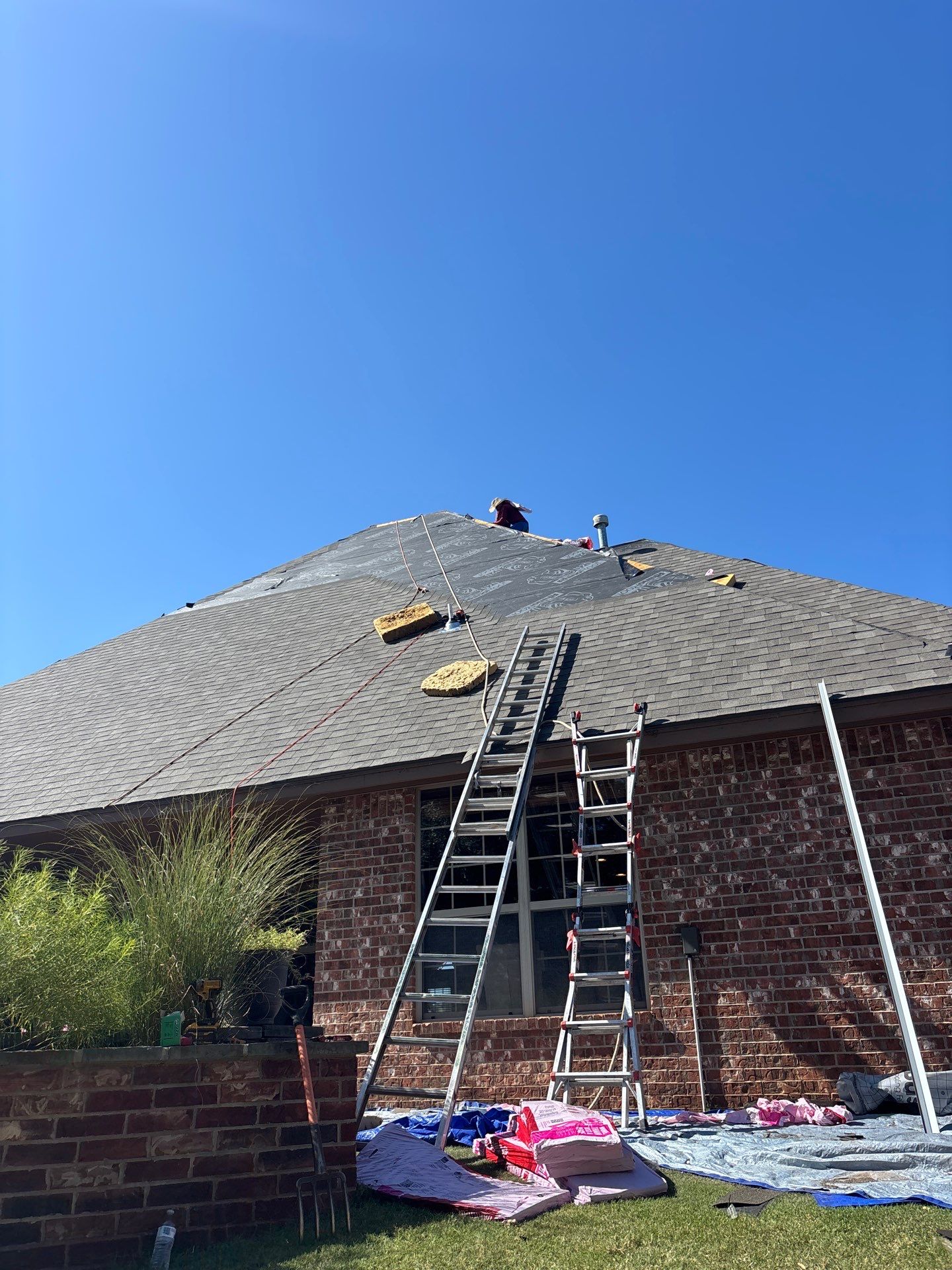 Owens Corning Oakridge - Driftwood by Frontline Roofing and Construction