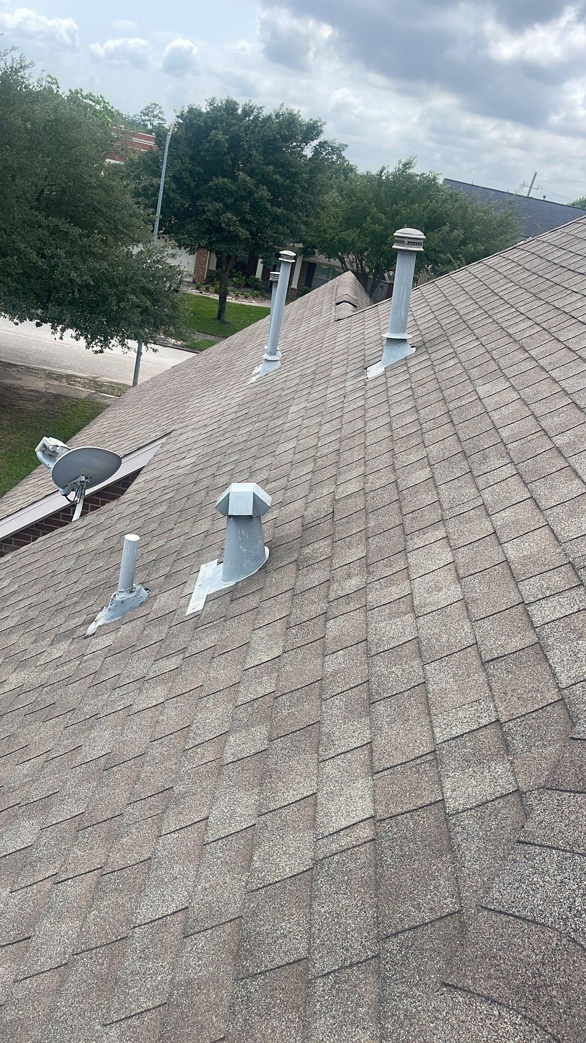 Hail Damage using Owen's Corning Duration (Lifetime) Shingles by Roof Repair Company