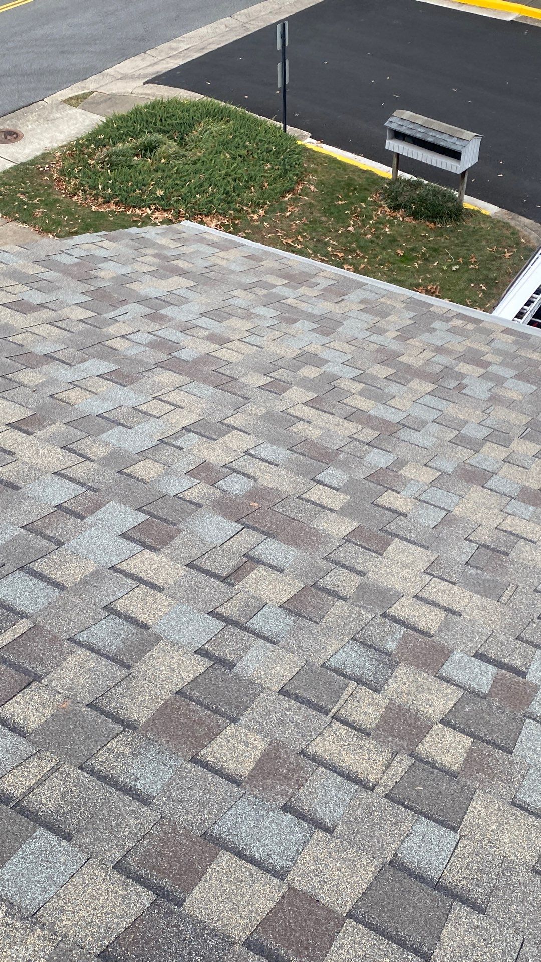 Vienna: Residential Roof Replacement with CertainTeed Landmark Pro in Max Def Weathered Wood by RM Banning, Inc.