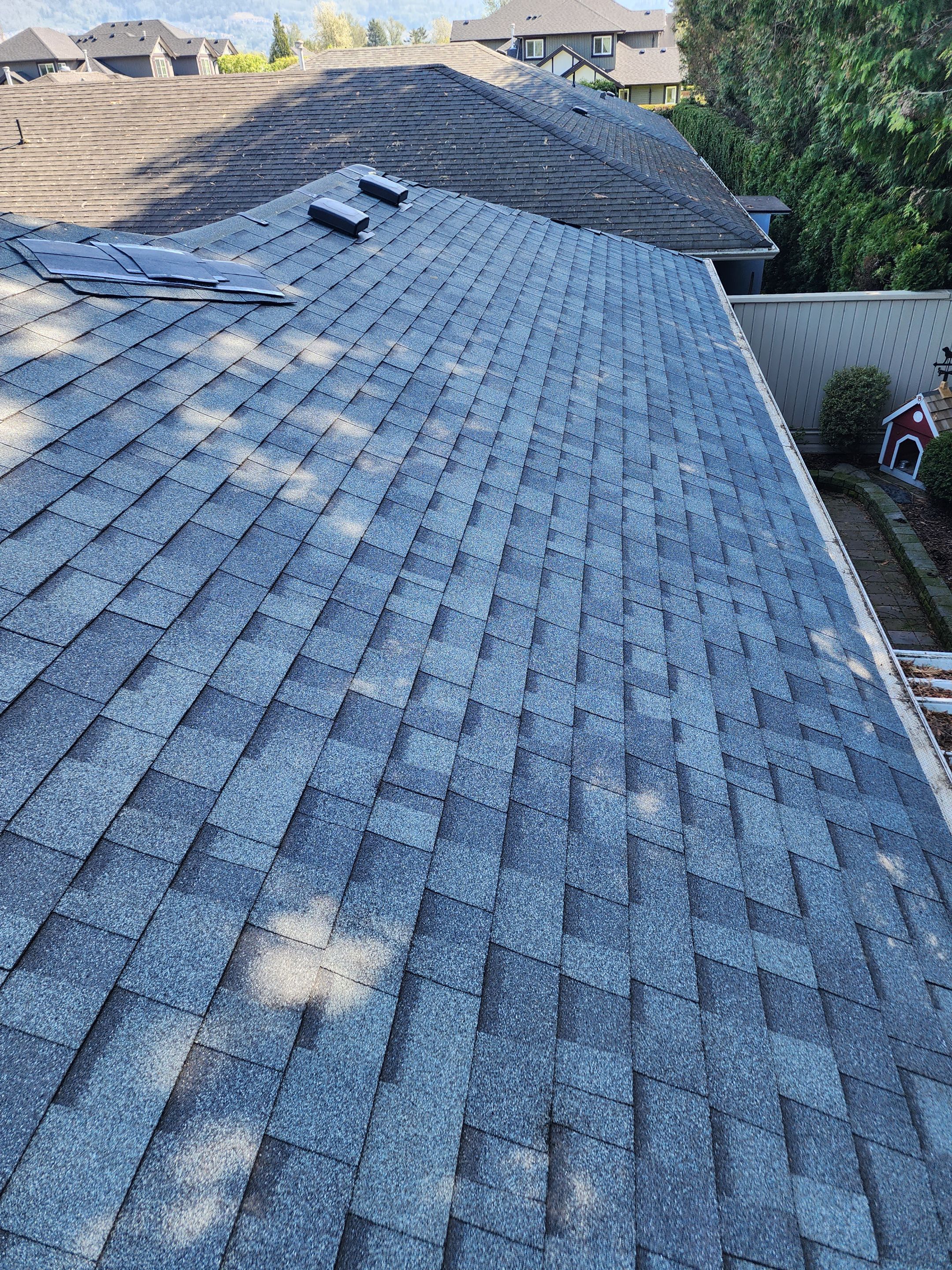 Residential ReRoofing Installation using OC Estate Gray Shingles by Top Notch Roofing Inc
