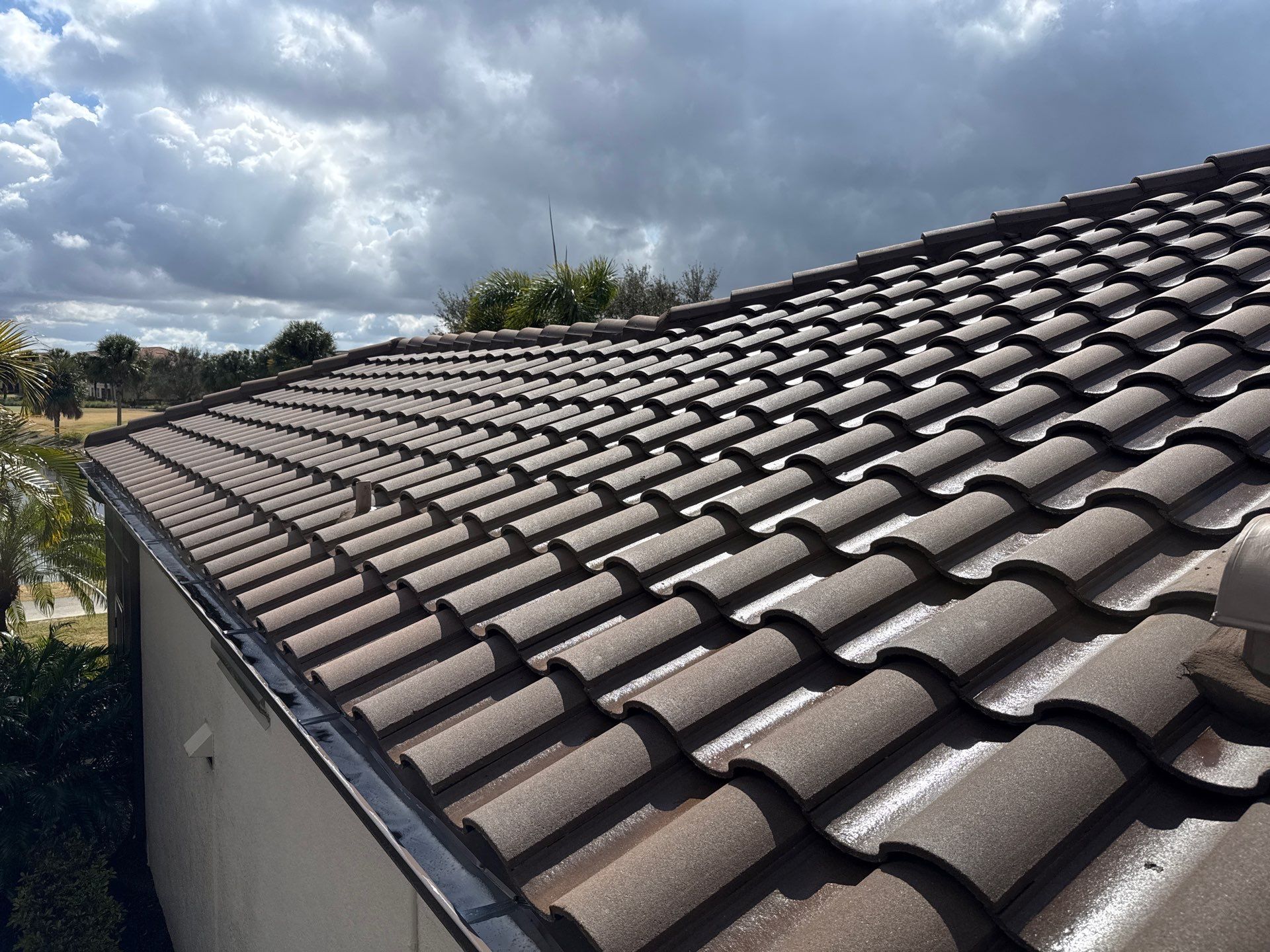 Barrel Tile Roof Cleaning – Lakewood Ranch, FL by Sunshine AquaWash