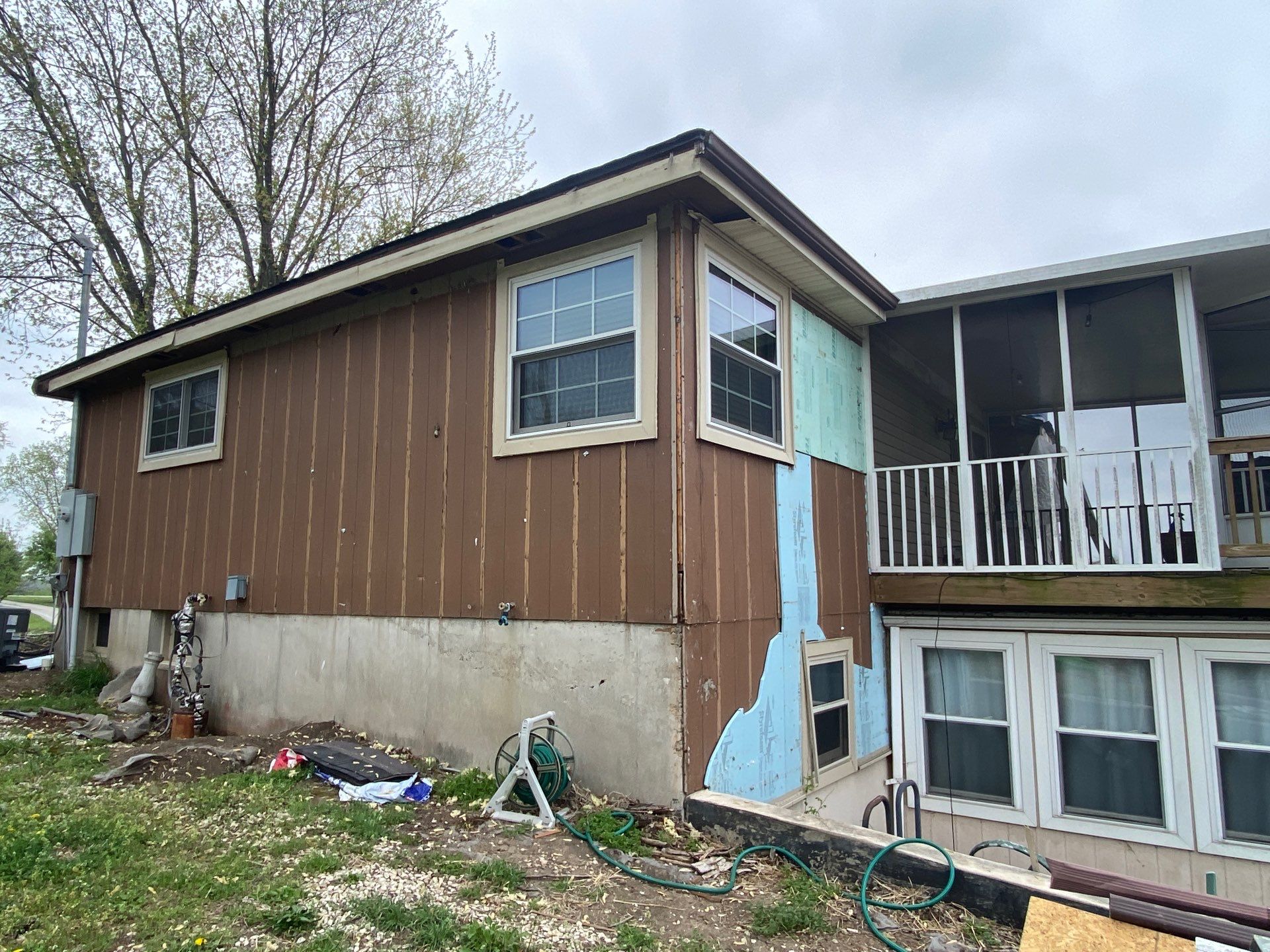 Modern Living by EEC  Windows, Siding & Roofing 