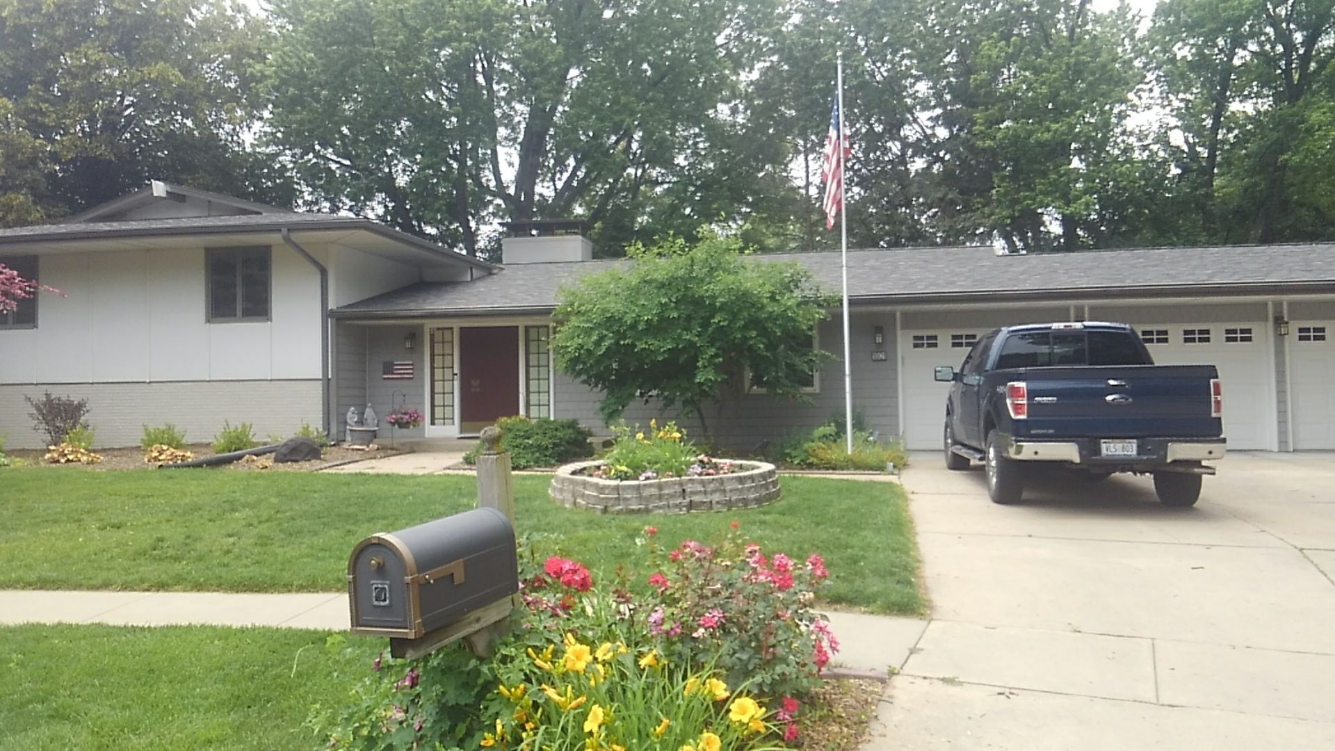 Weathered Wood by White Castle Roofing