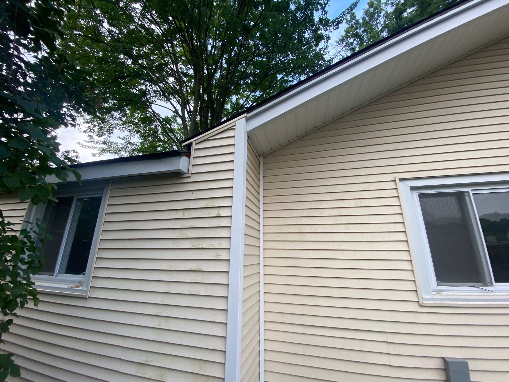 Roof Replacement using CertainTeed Landmark by 180 Contractors