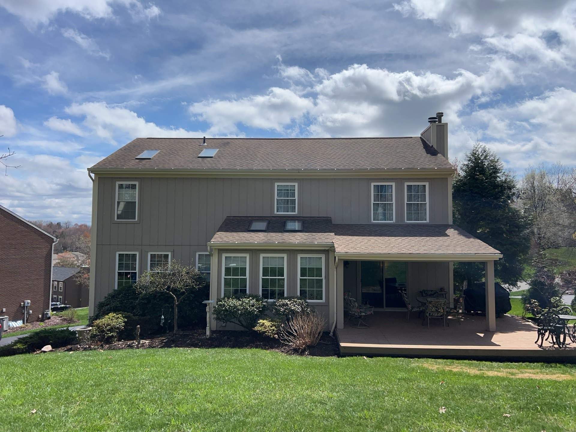 Everlast Taupe Vinyl Siding in Pittsburgh by Ideal Siding Pittsburgh