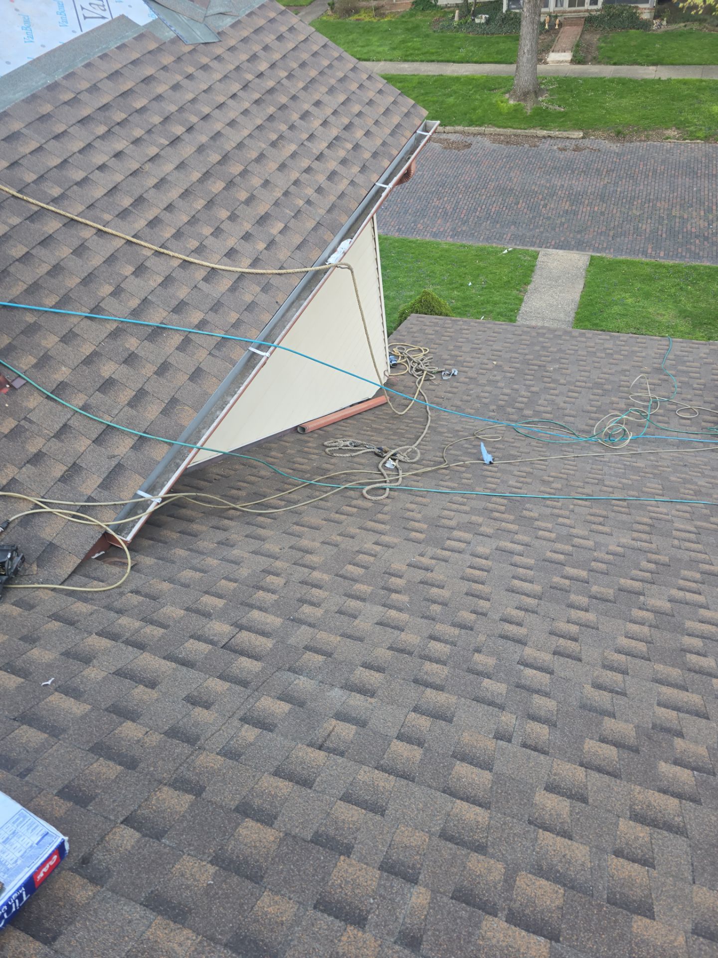 Residential Roofing Installation using GAF Timberline HDZ Charcoal by Rainstoppers Roofing