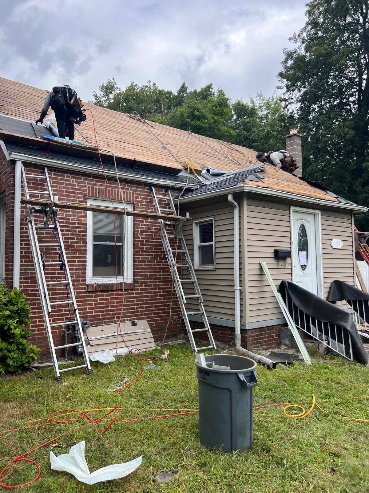 Full Roof Replacement – Owens Corning Duration, Onyx Black with Ridge Vent Upgrade by JOHNNYS PRO