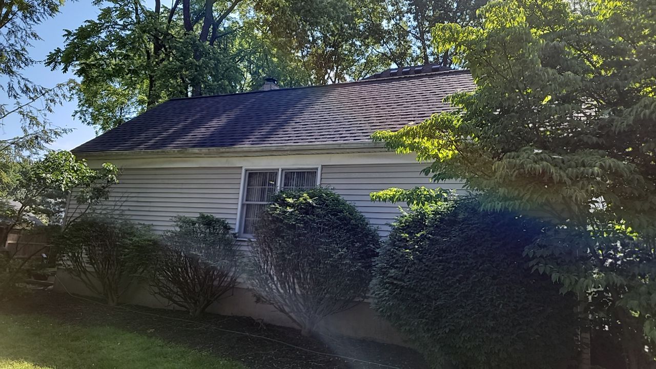 Brand: Atlas Pinnacle Color: Pristine Scotchgarde Black Drip: Black by Eagle Eye Roofing