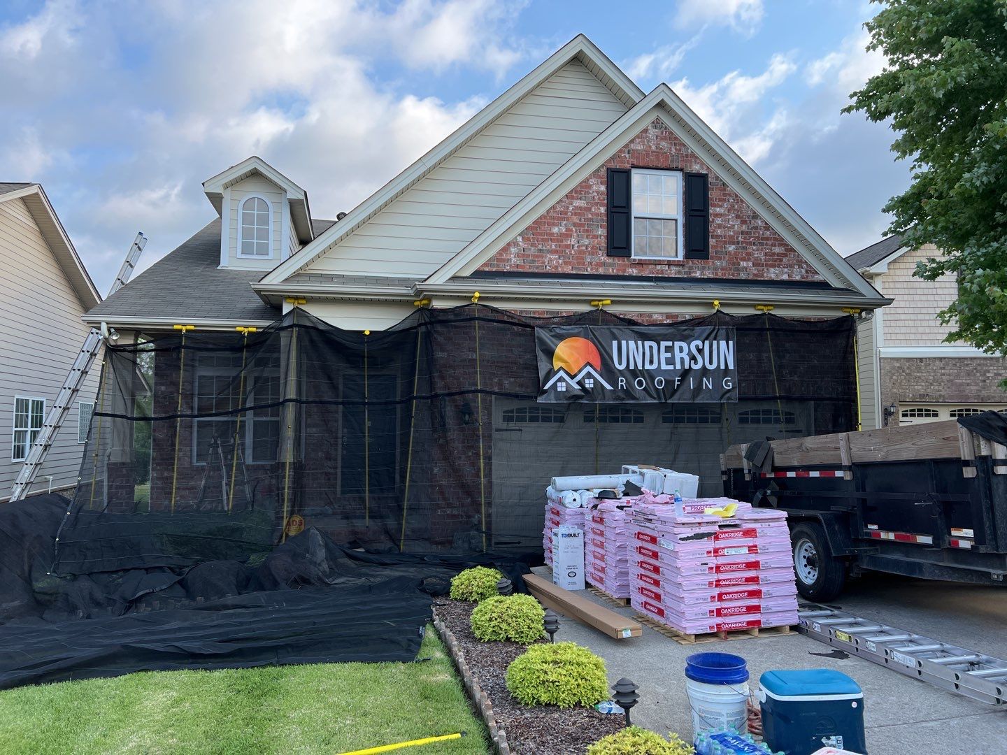 Residential Roofing Installation using Owens Corning Oakridge Roofing System by Undersun Roofing 