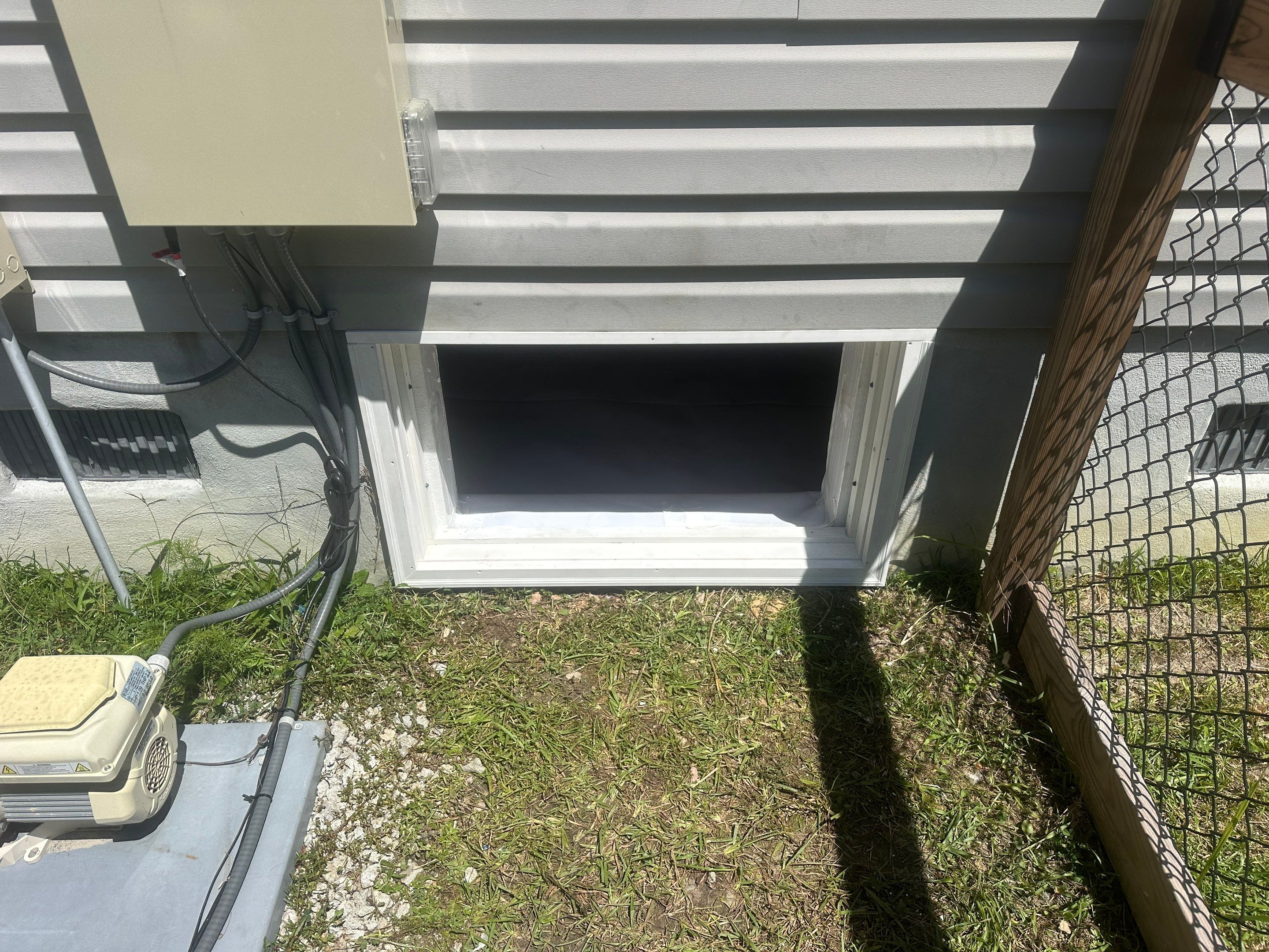Premium Encapsulation with 20Mil, Borafoam insulation and Light System. by Impact Crawlspace