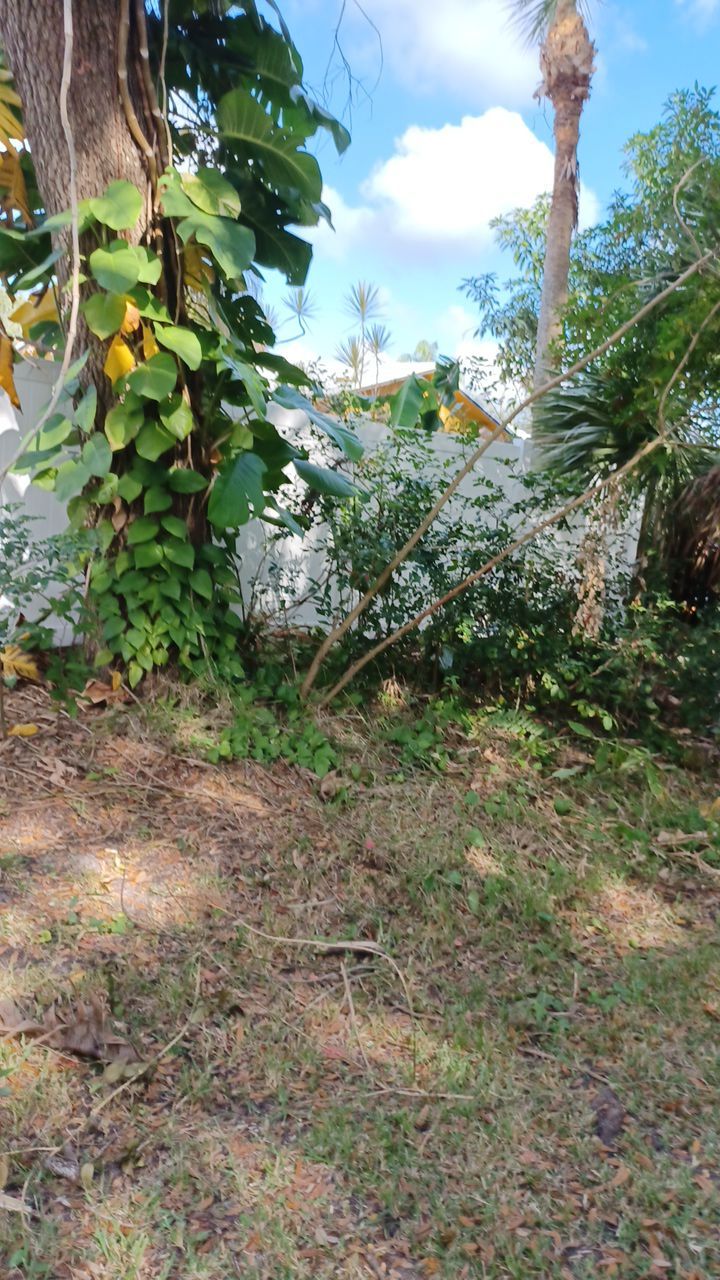 Bradenton, FL 6 ft. White Vinyl Privacy Fence by Asap fence and gates, LLC