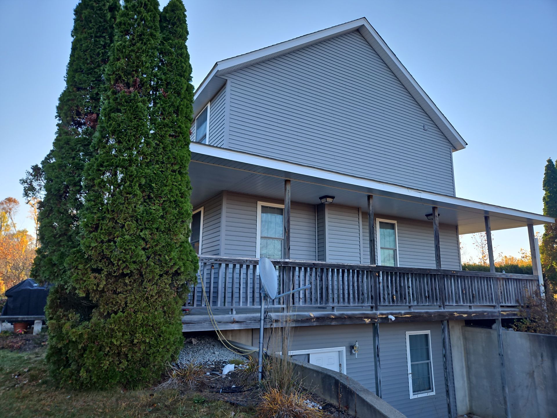Exterior & Window Installation using CertainTeed Mainstreet & ViWinTech Windows by Koontz Construction