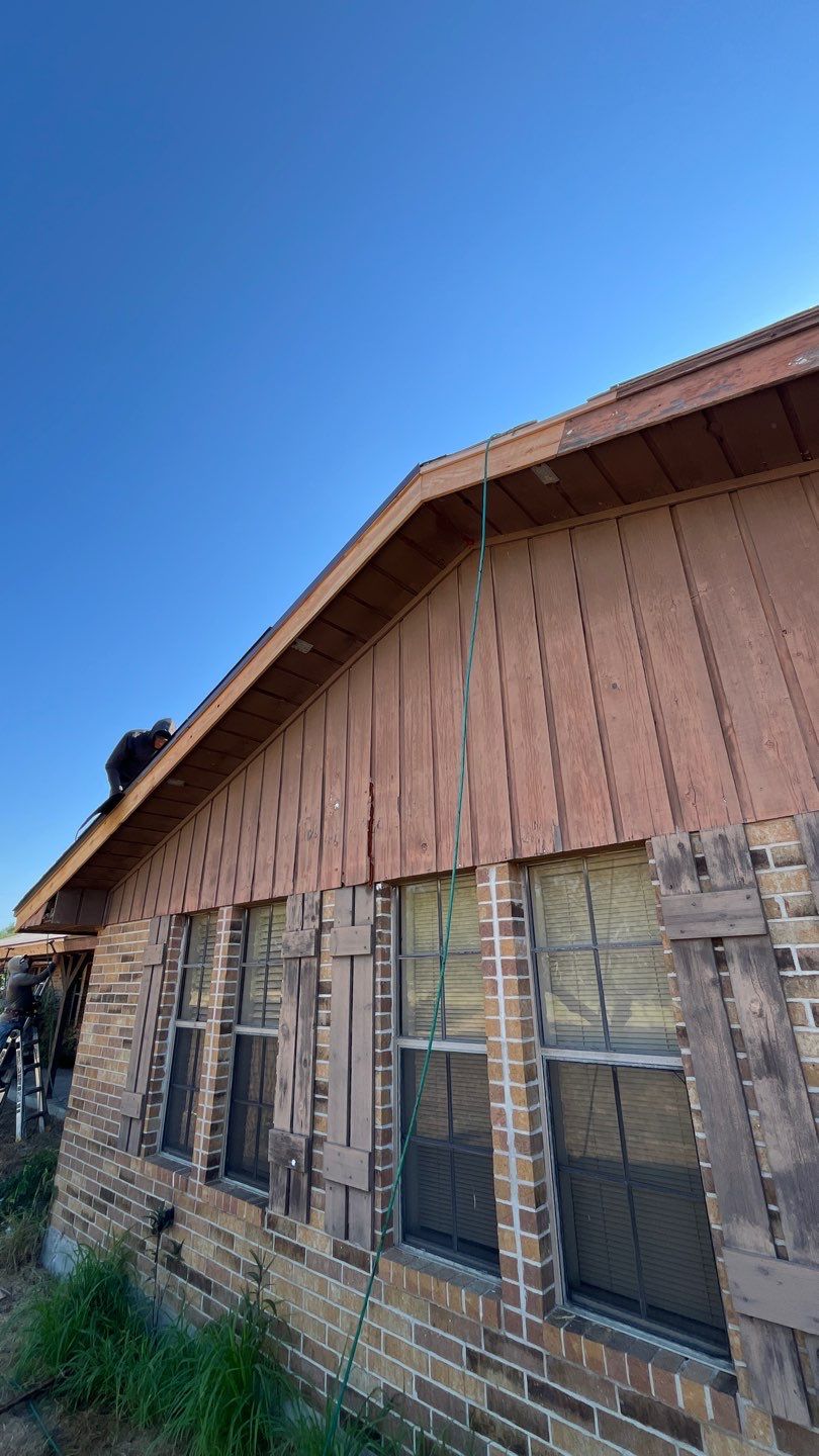 Country Roofing by Bayfront Roofing and Construction