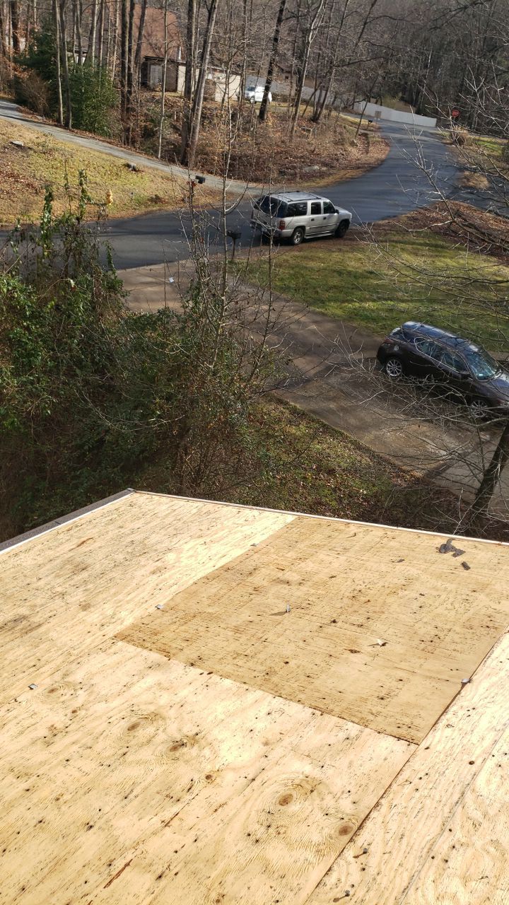 Manassas: CertainTeed Landmark Designer Shingles in Charcoal Black by RM Banning, Inc.