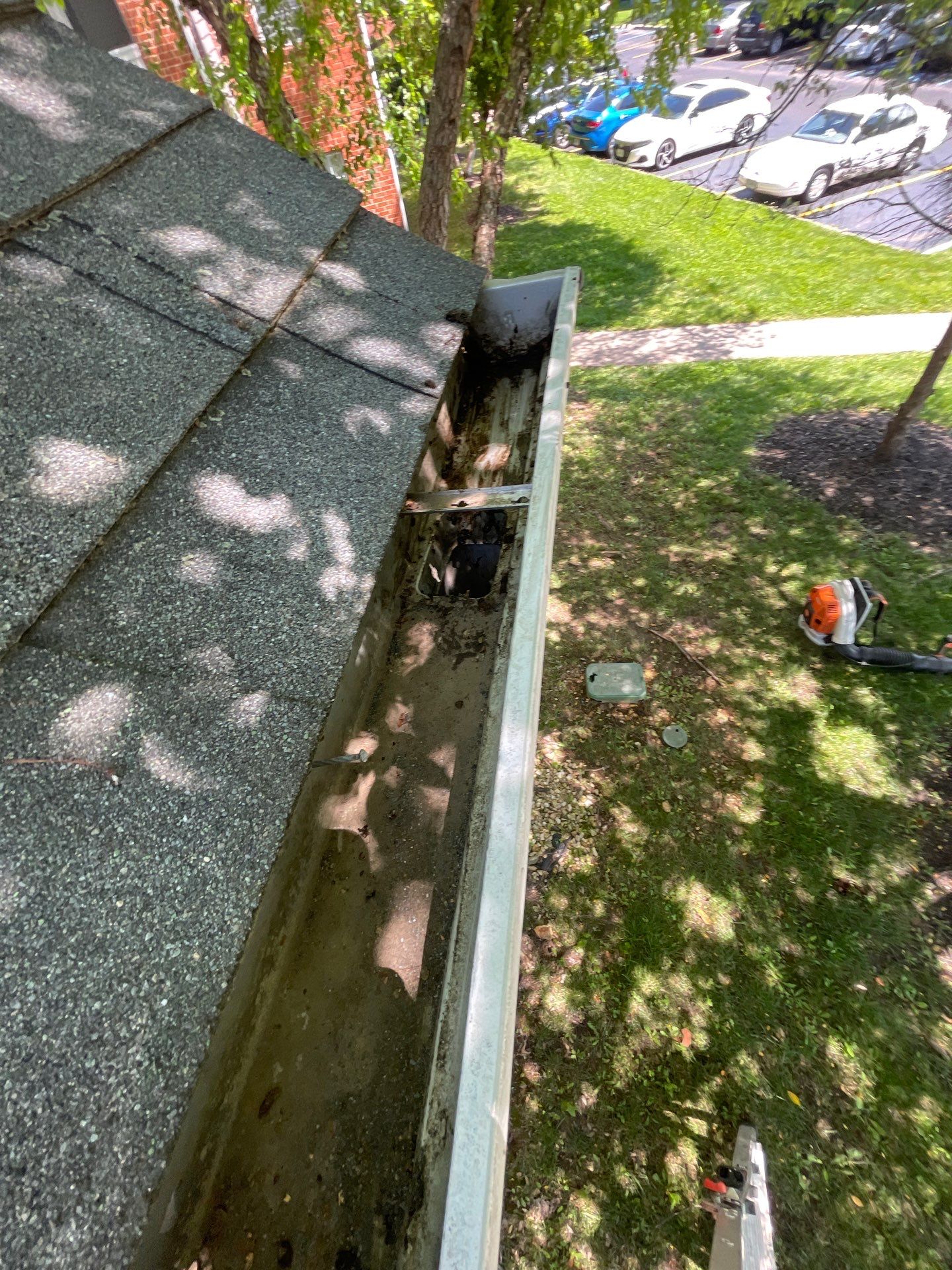 Commercial gutter cleaning Springfield, MO after photo with clean gutters