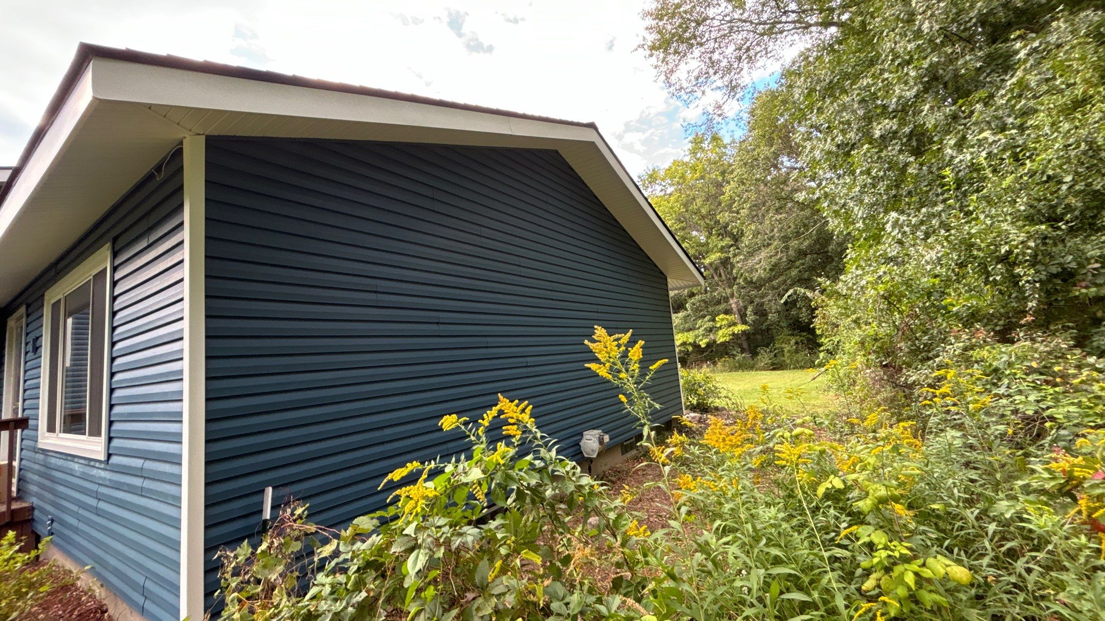 Siding Replacement using Alside D4 1/2" Dutchlap by 180 Contractors