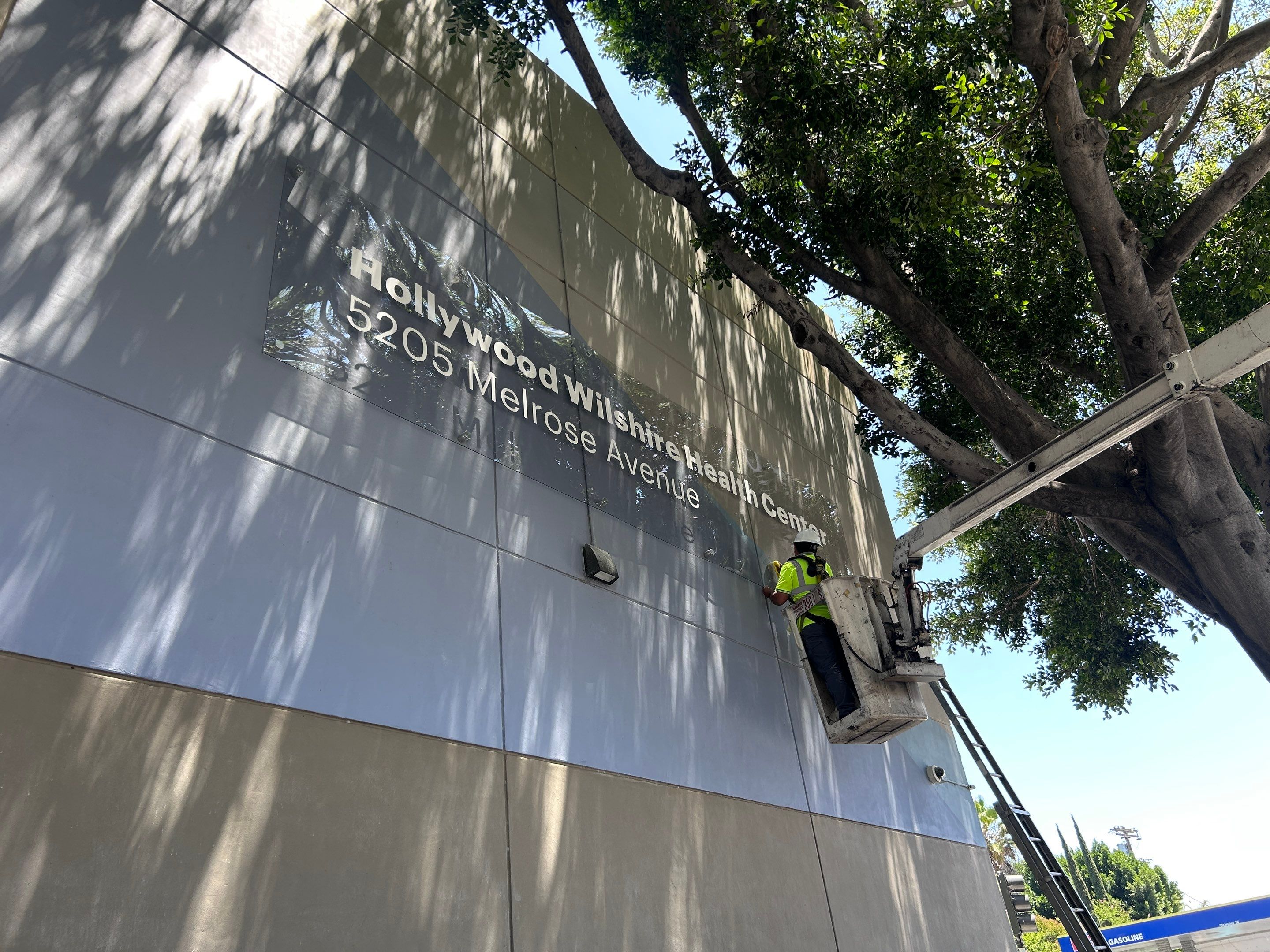 Project in Los Angeles by Golden State Signs