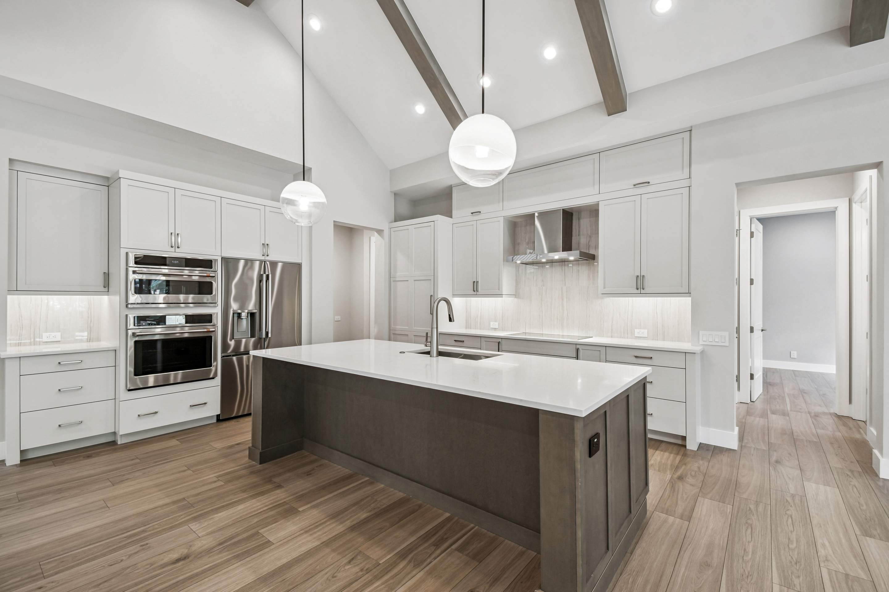 Custom Obsidian by Lyons Heritage Tampa, LLC