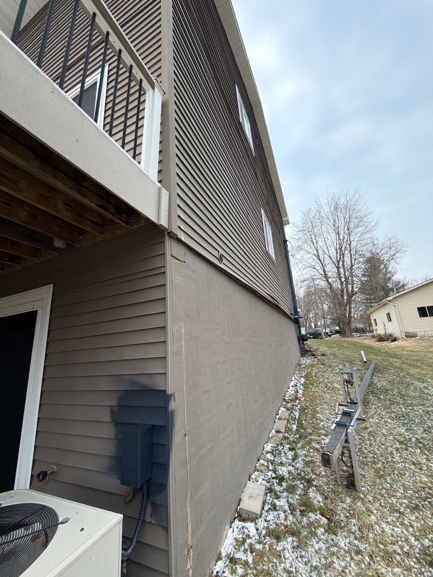 Siding Replacement using Alside Charter Oak D4.5" by 180 Contractors